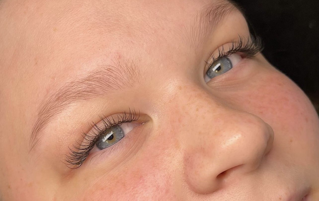 Close-up of lifted lashes on both eyes