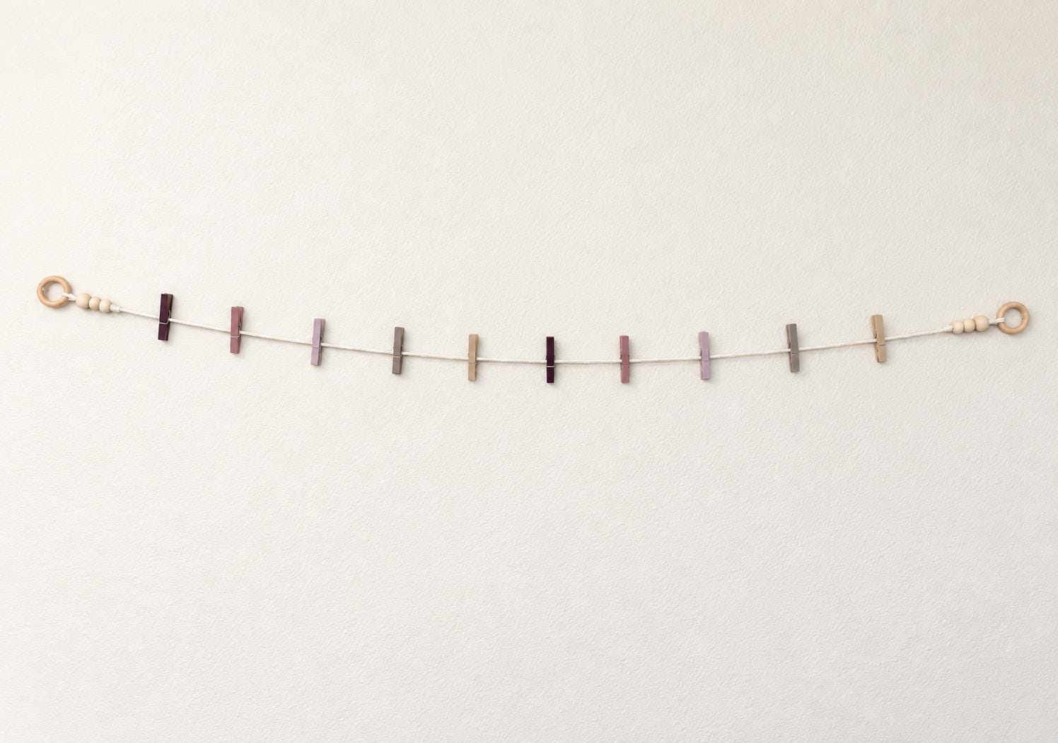 Kids Art Display Garland, Lavender Mauve Artwork Holder, Kids Room Wall Decor, product view 3
