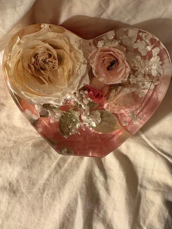 Small heart resin design