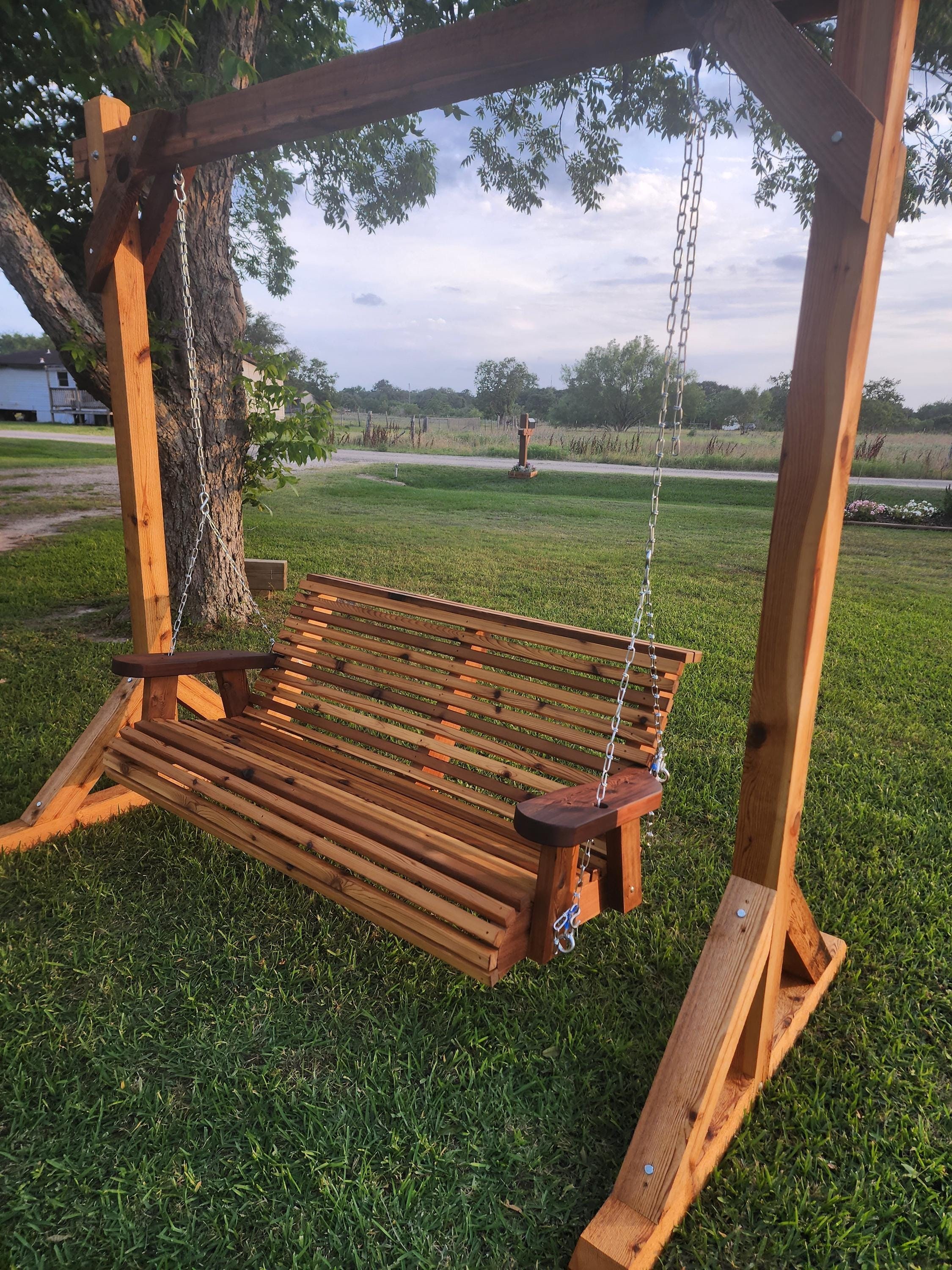 Cedar Porch Swing: 5ft Wooden Outdoor Furniture detail 2
