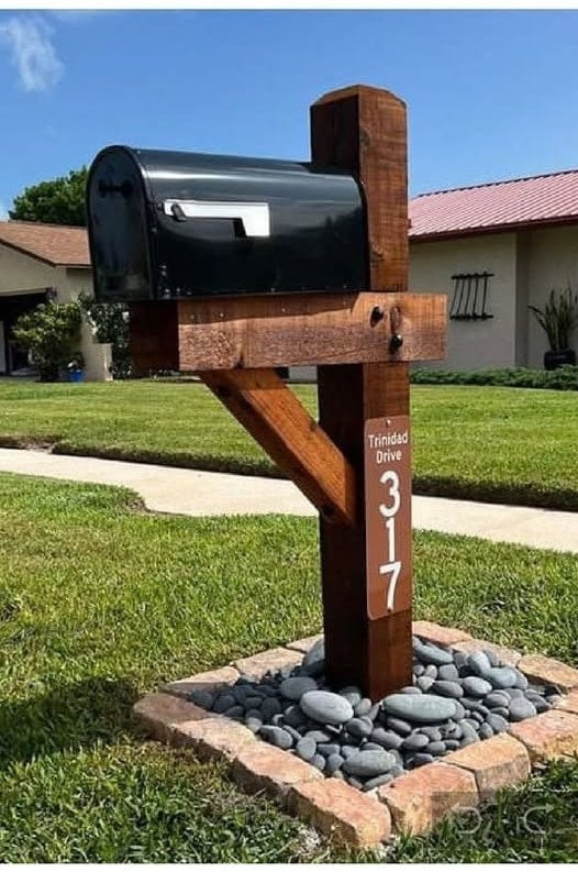 Farmhouse Cedar Mailbox Post: Modern Rustic 6x6 Wood Post detail 2