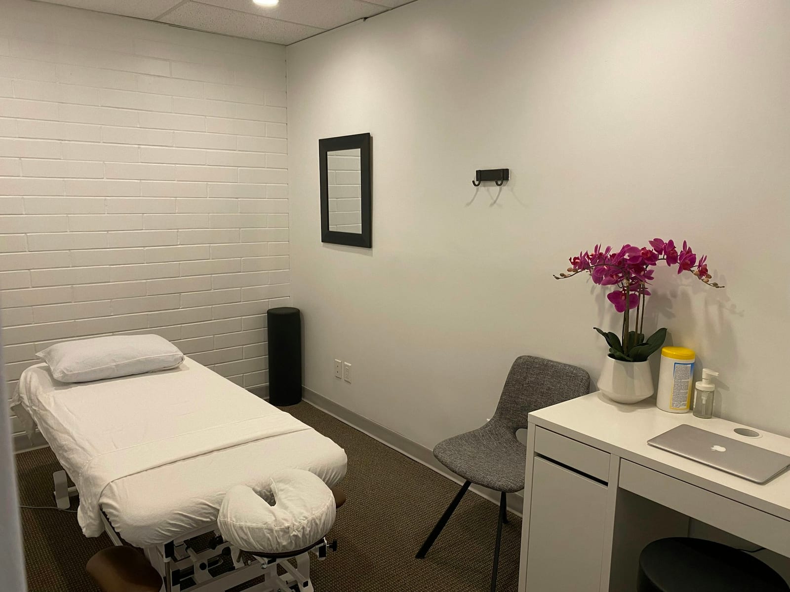 Quiet room prepared for a private conversation