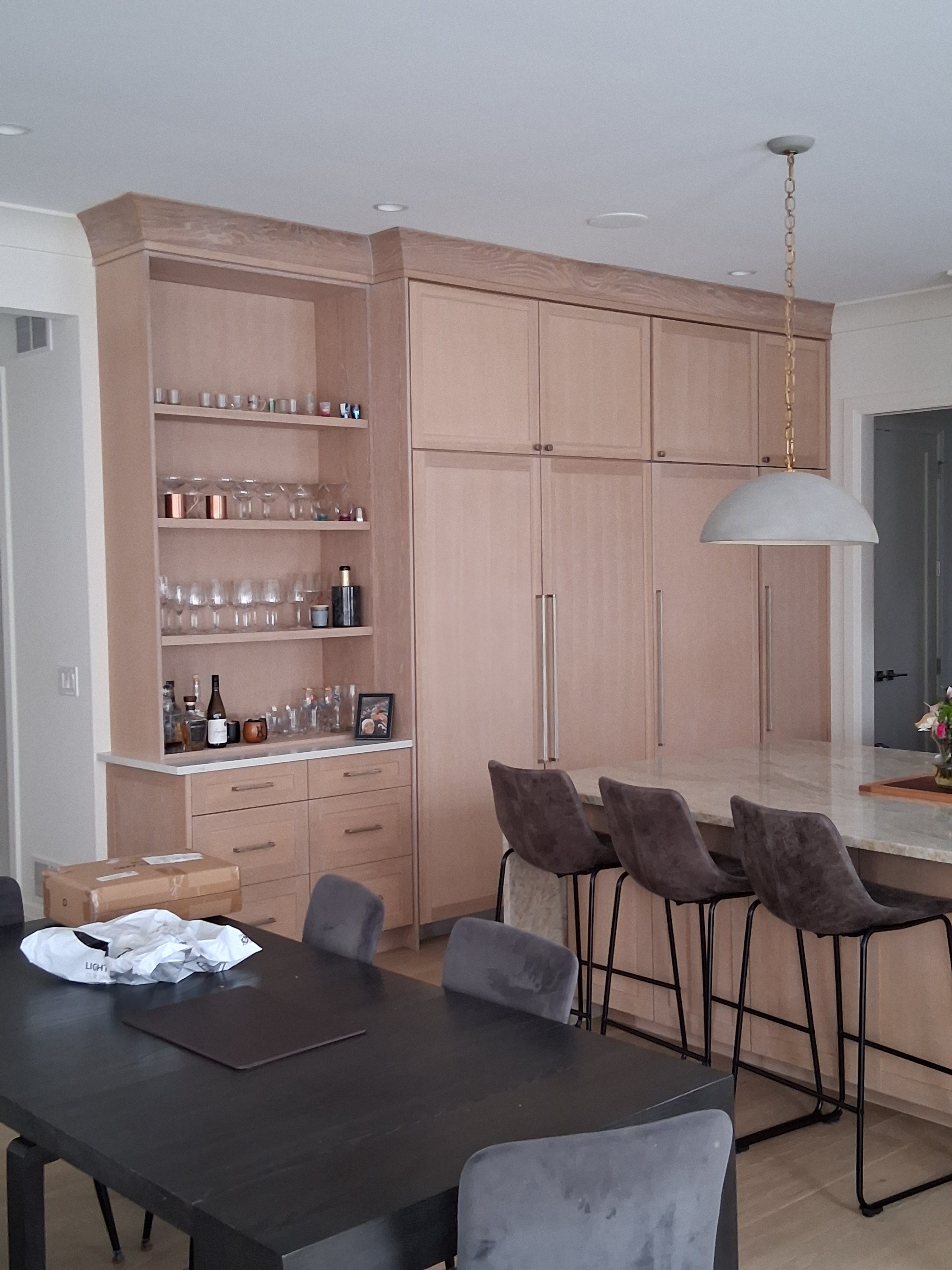White ceiling and recessed light finish