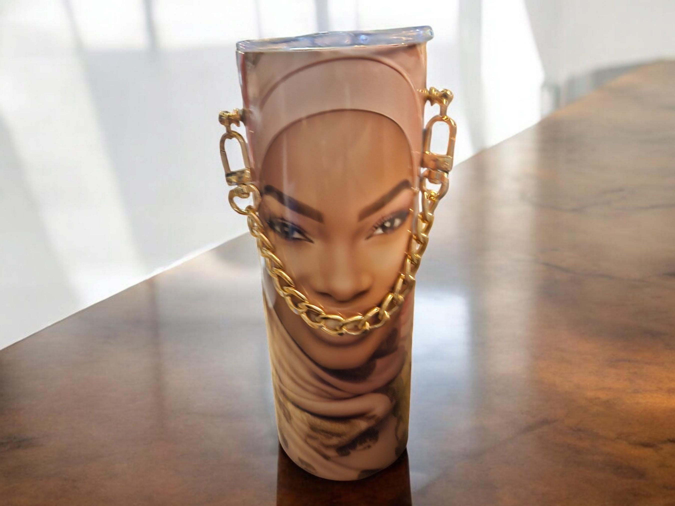 Elegant Chain Purse Muslim Woman Tumbler – Perfect for Daily Hydration,Afrocentric Woman 20oz Tumbler view 3