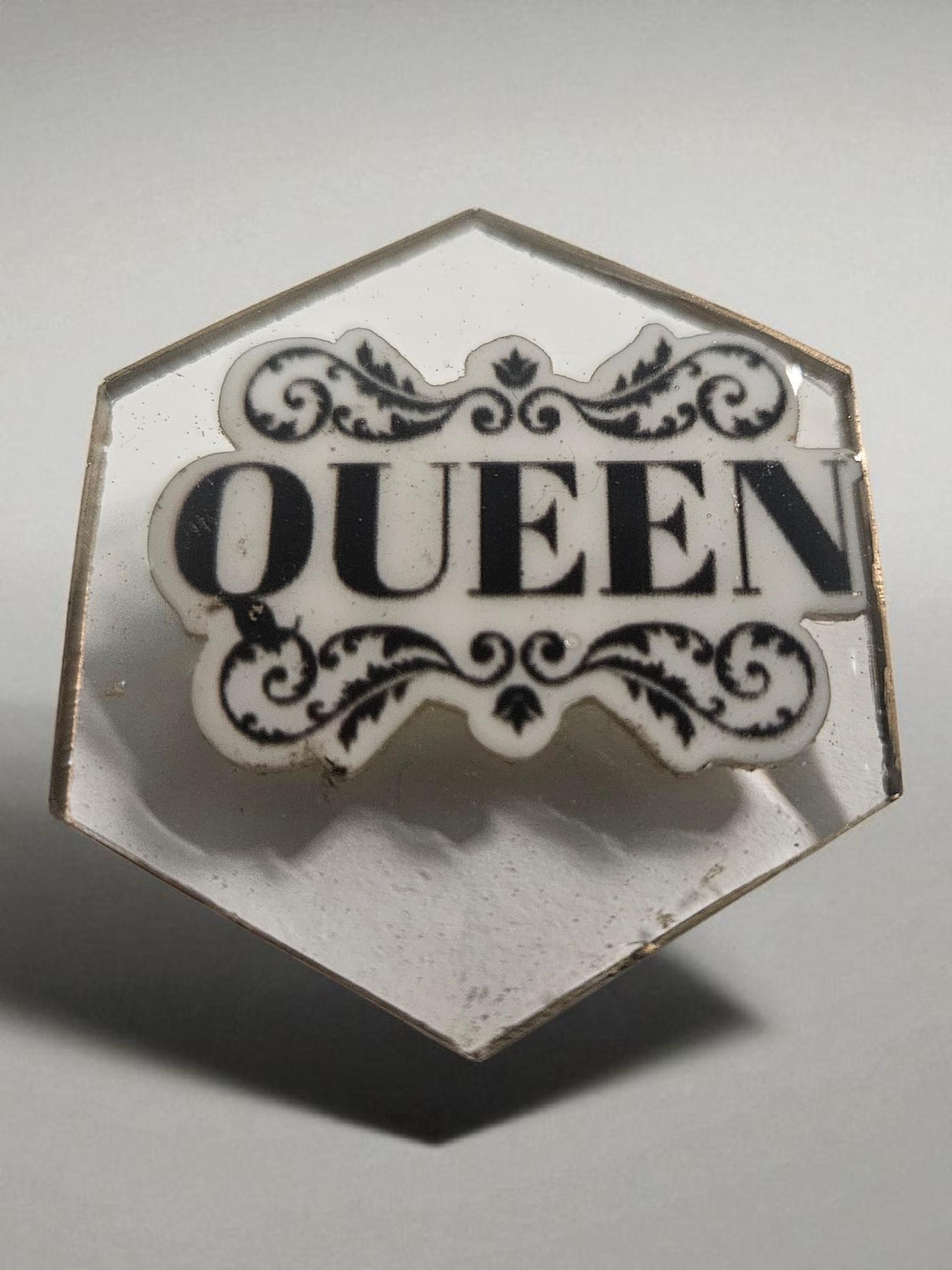 Queen Afrocentric Resin Lapel Pin view 2