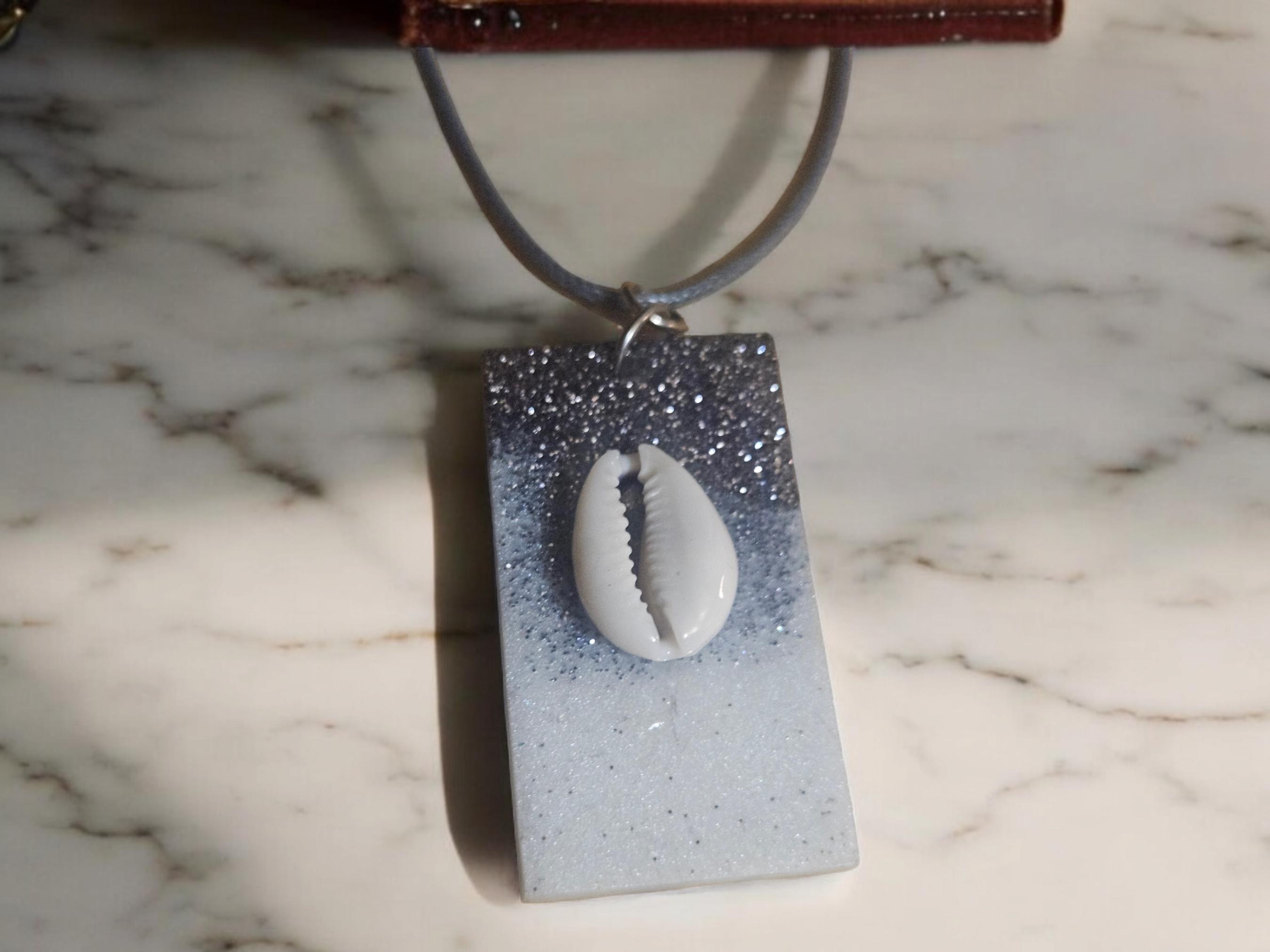 Handmade Unisex Resin Necklace with cowrie shell view 2