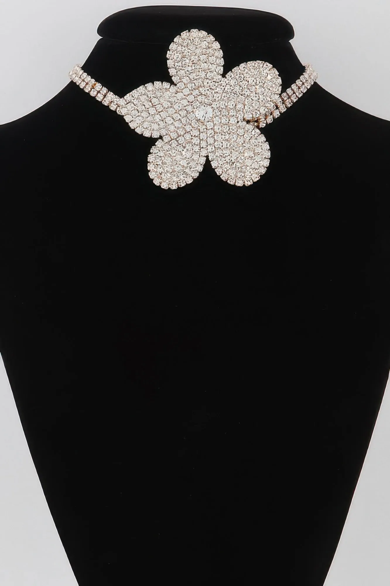 Golden Heir | Flora Royale – Triple Wrap Pearl Choker