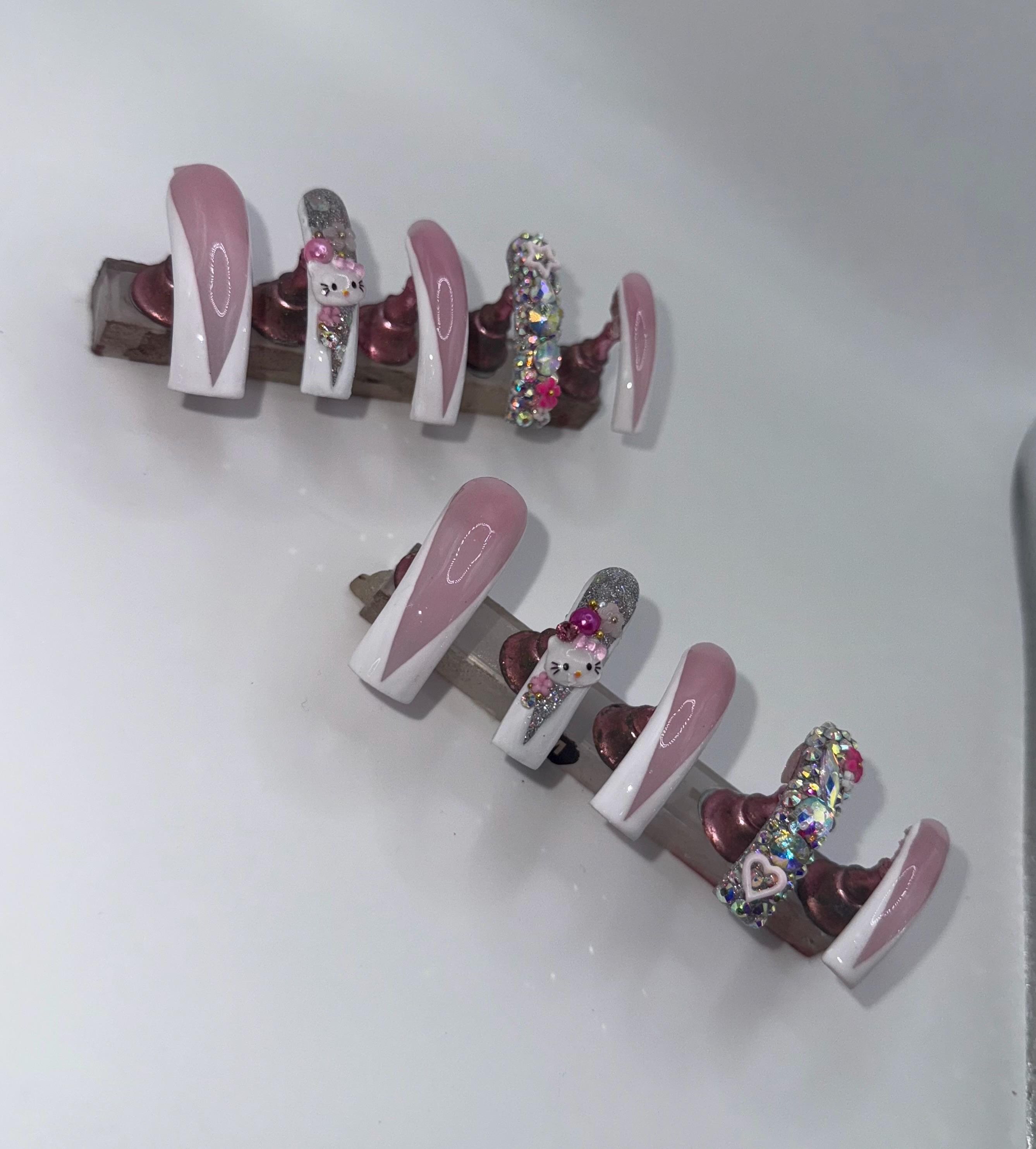 Curved French BBJD acrylic freestyle press-on nails with bright colors