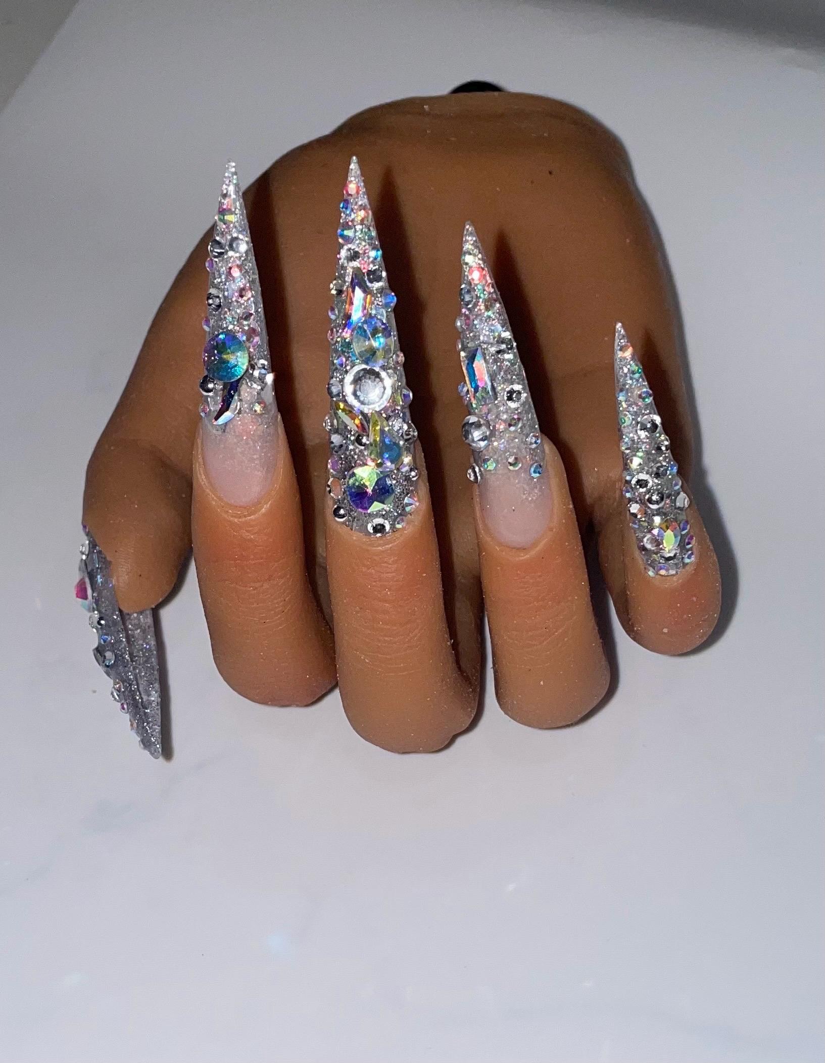 Stiletto glam press on set