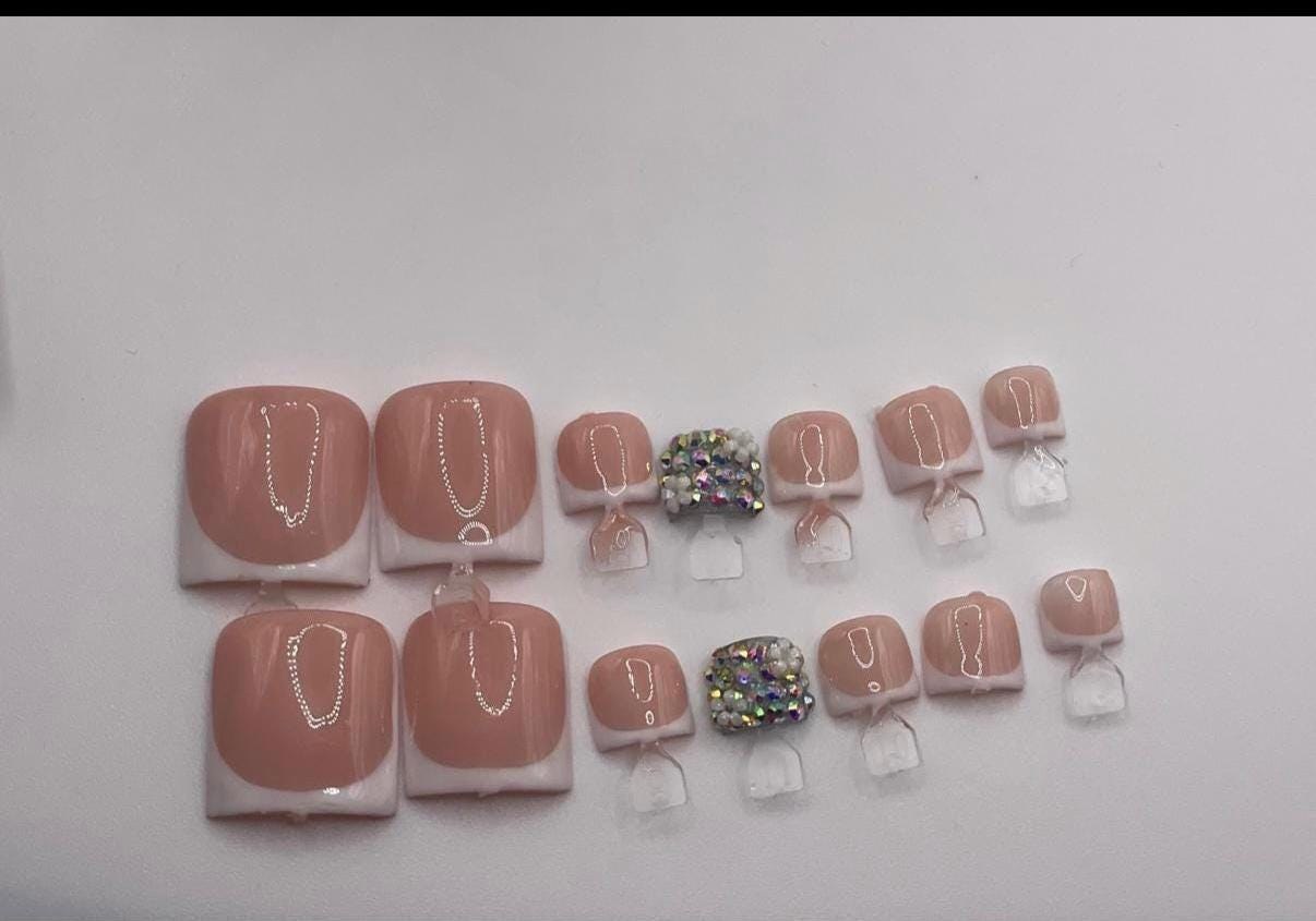 Press On Toe Nails: French Tip, Square or Rounded Shapes (16 Count), view 2