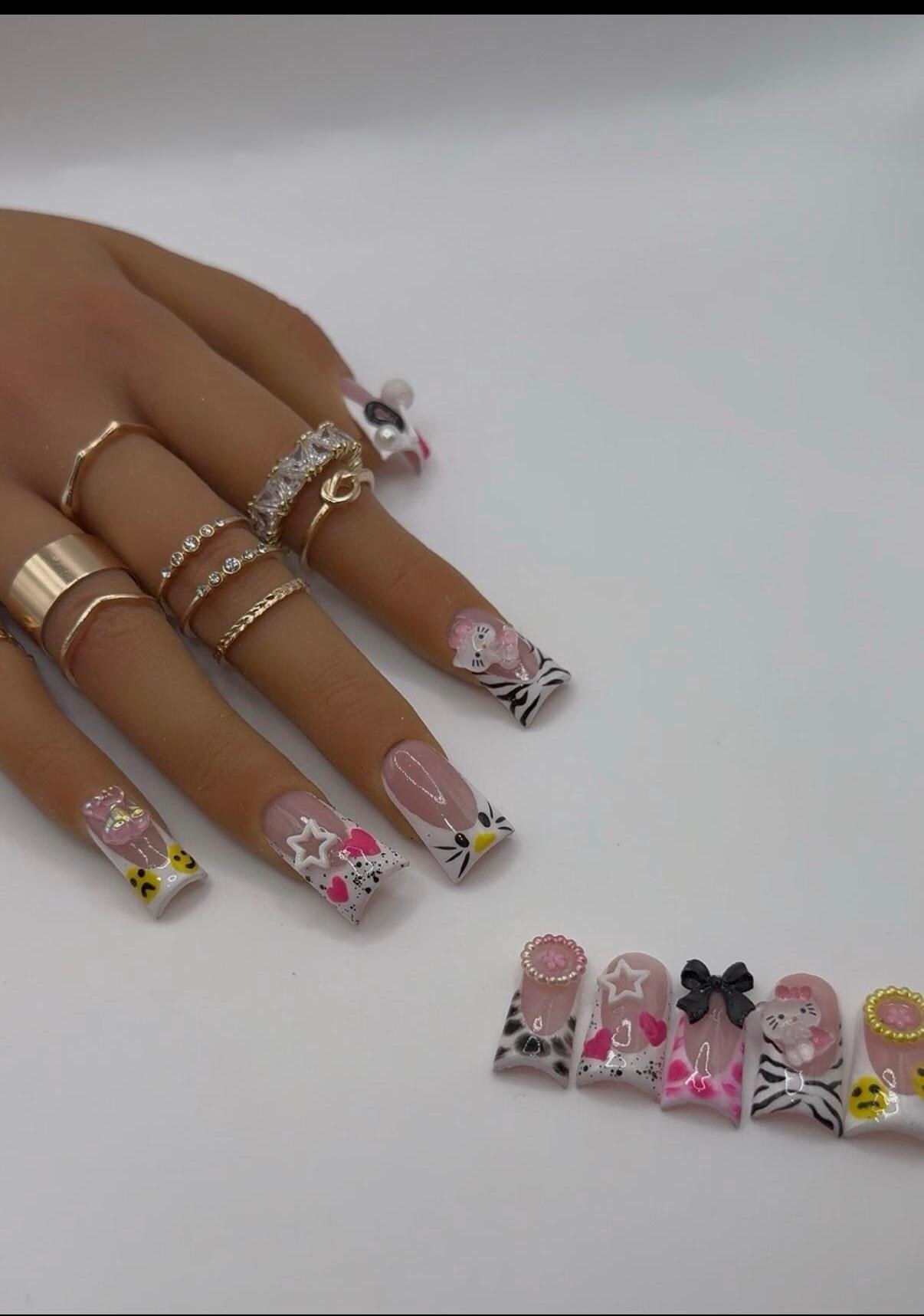 Custom Duck nails, view 3
