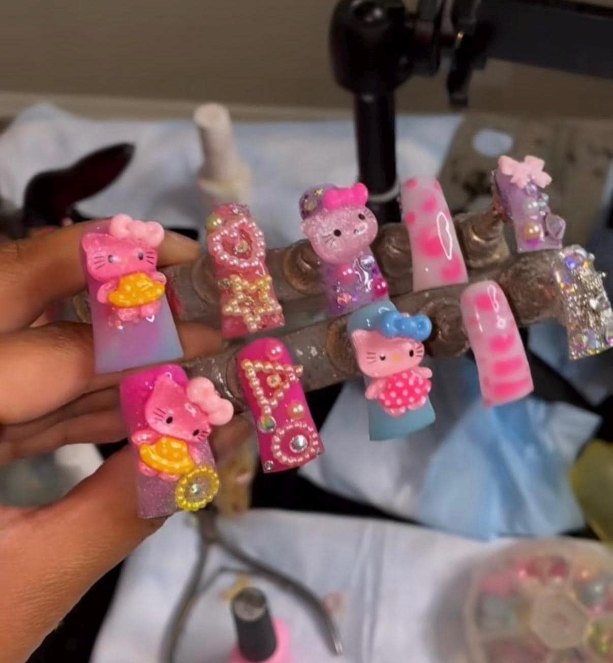 Custom Duck nails, view 4