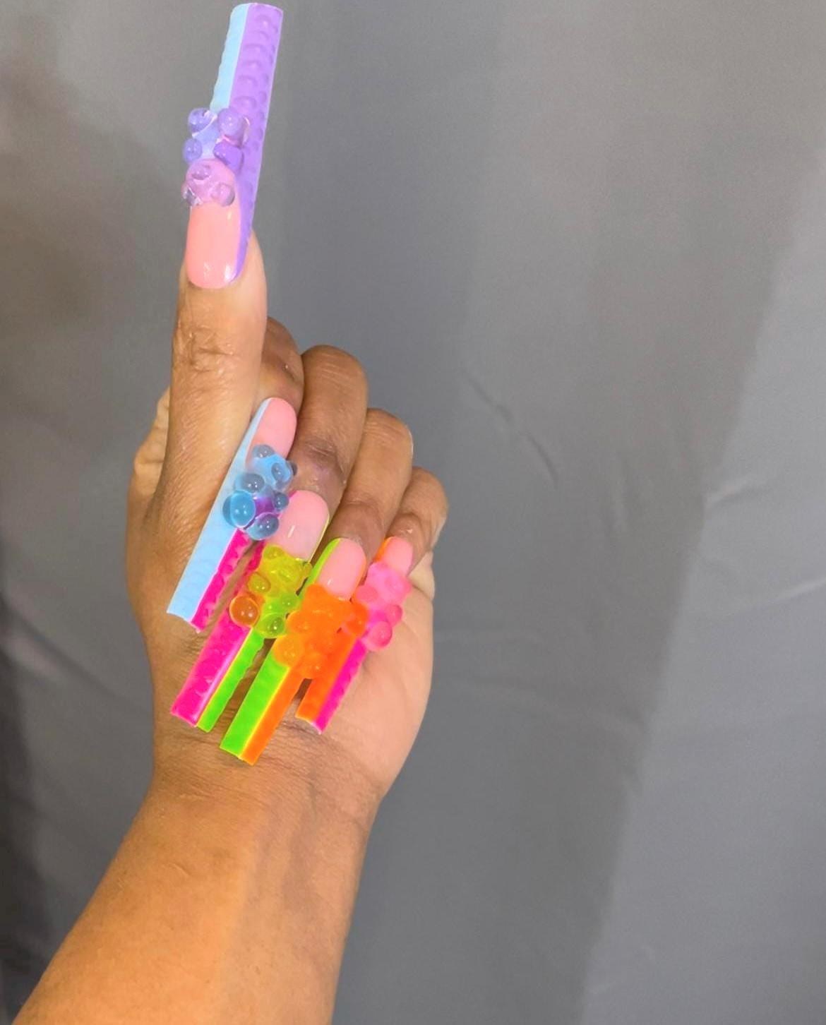 Gummybear acrylic set, view 2