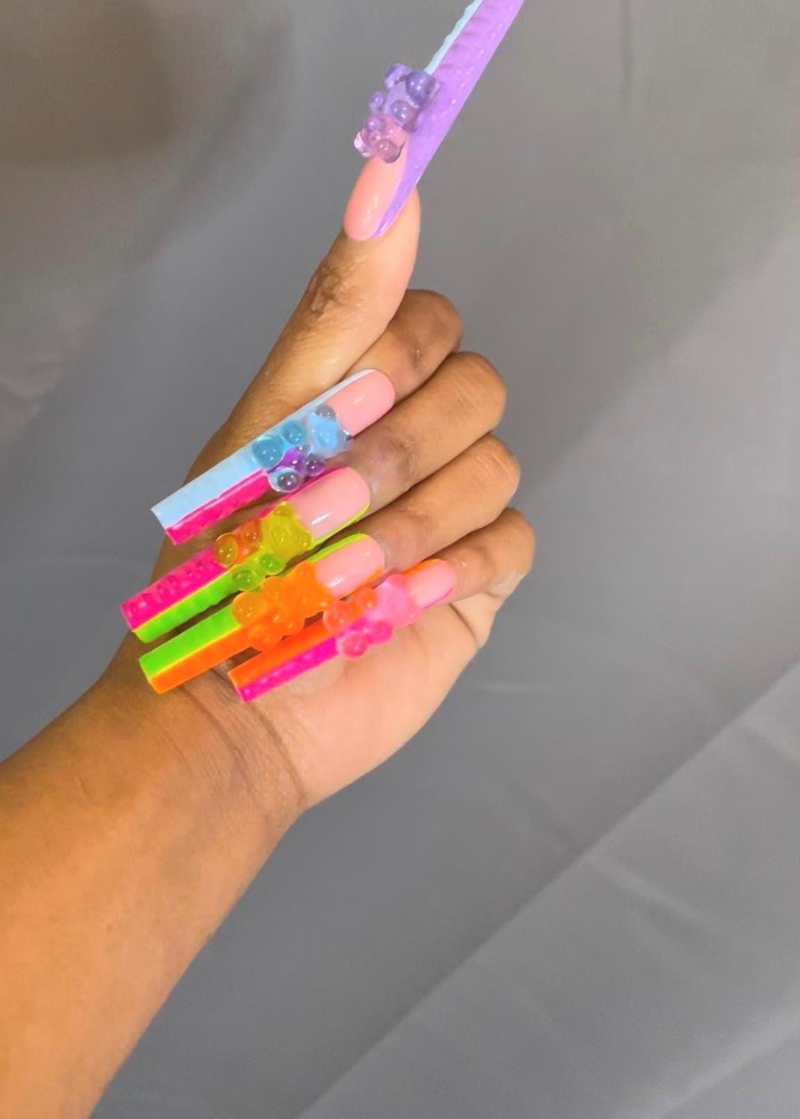 Gummybear acrylic set, view 3