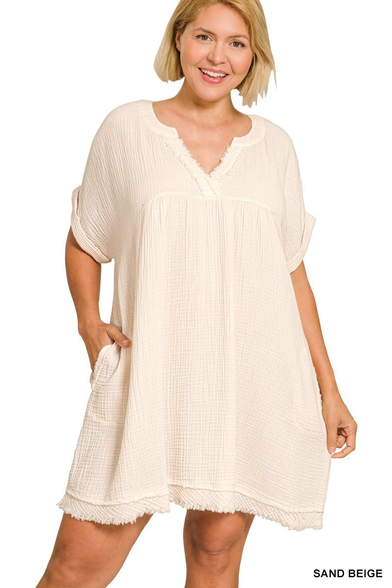Plus-size gauze V-neck dress for vacation days