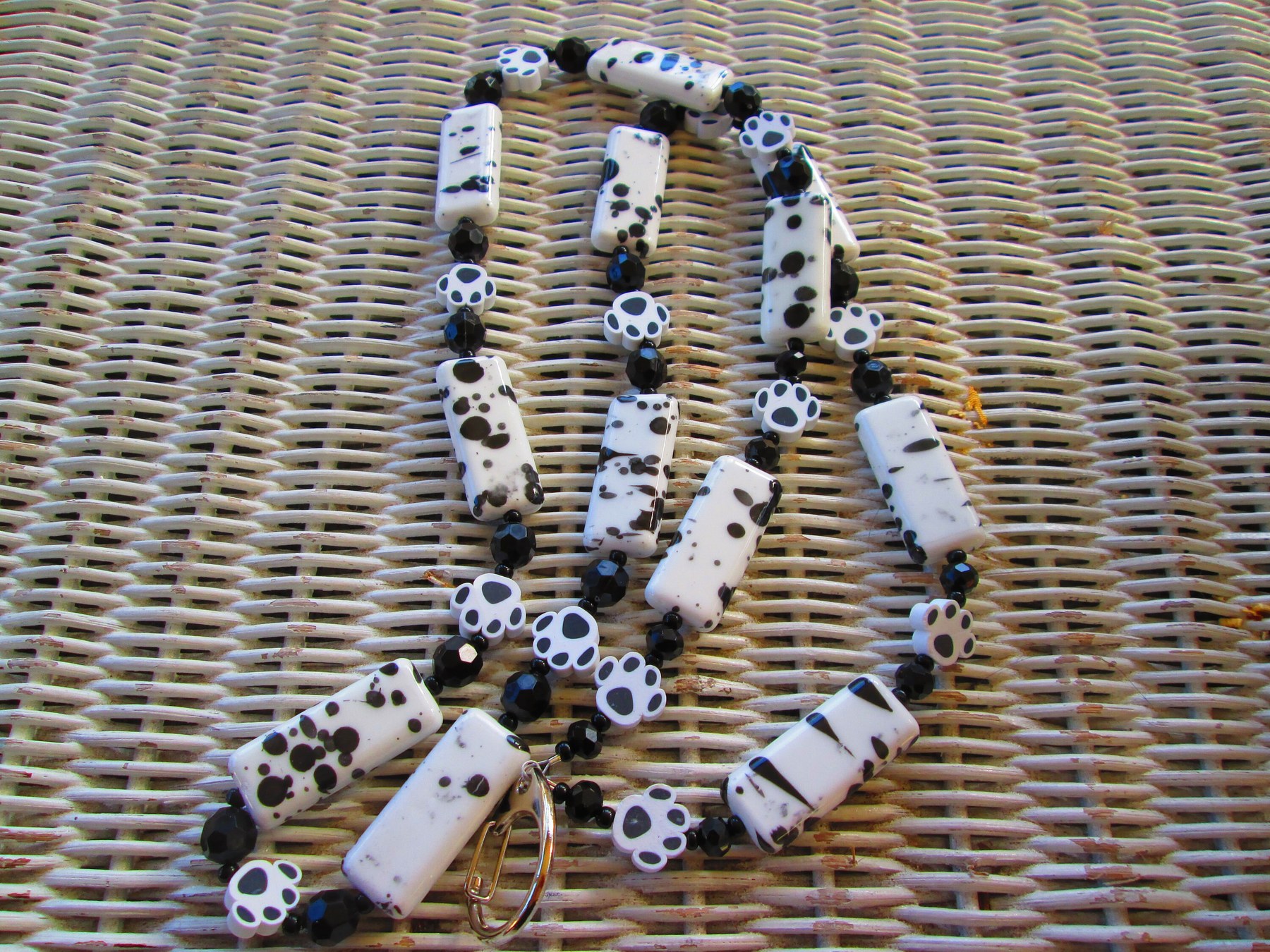 Beaded Lanyard: Dog Paw & Spots, 703, detail 2