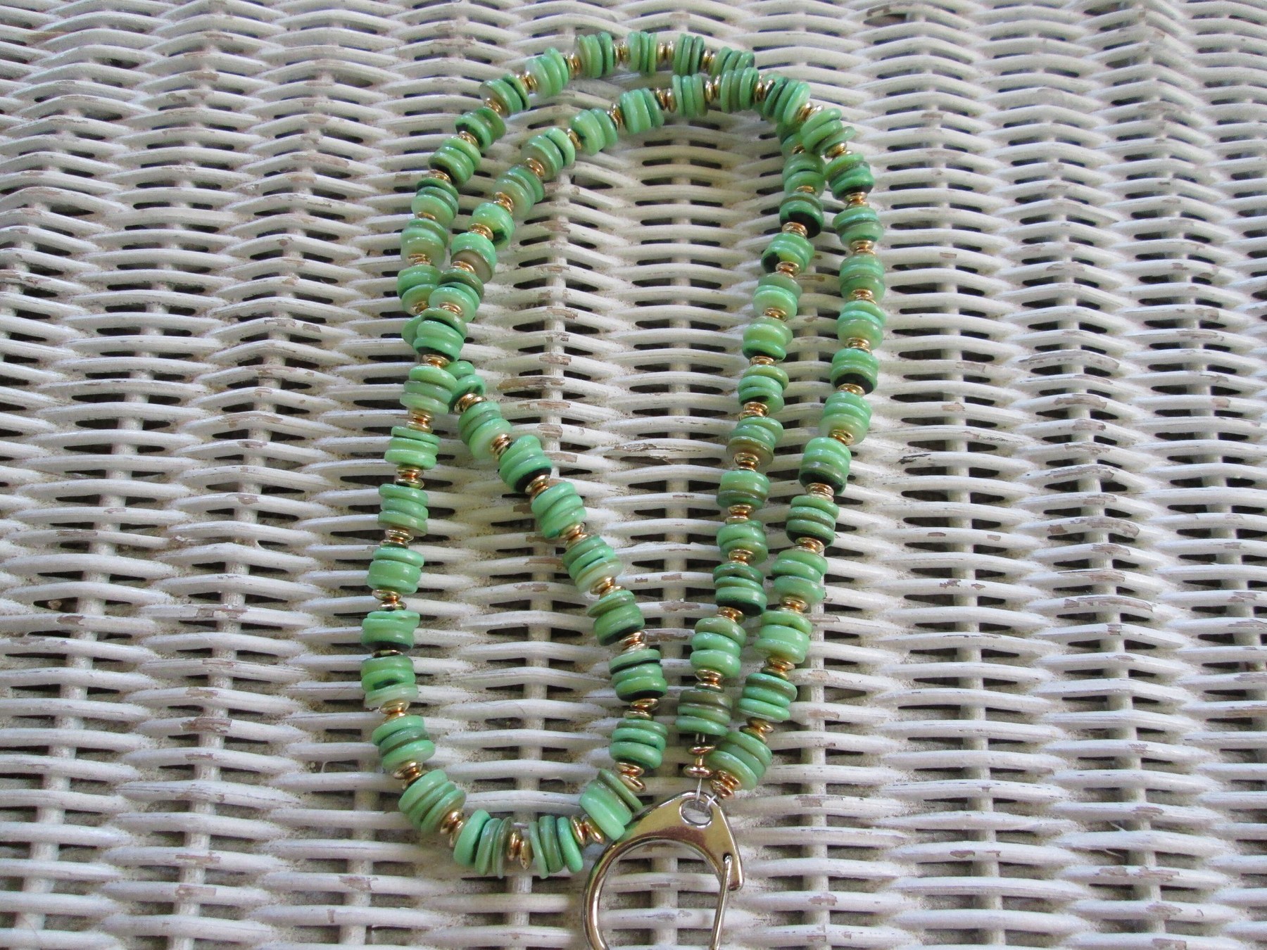 Green shell lanyard, 985