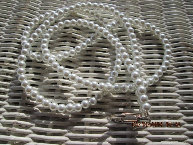 White Glass 6mm Pearl Beaded Lanyard: ID Badge, 759, detail 5