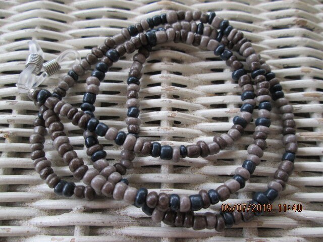 Handmade Beaded Eyeglass Chain: Black Seed Bead Eyeglass Holder, 1039, detail 3