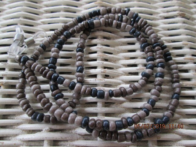 Handmade Beaded Eyeglass Chain: Black Seed Bead Eyeglass Holder, 1039, detail 4