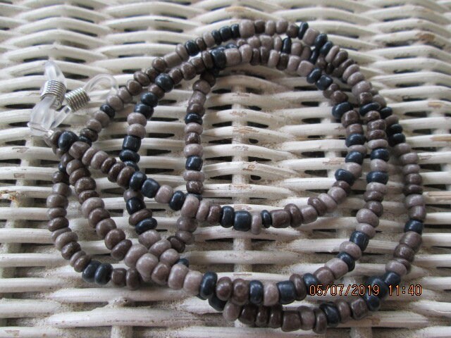 Handmade Beaded Eyeglass Chain: Black Seed Bead Eyeglass Holder, 1039, detail 5