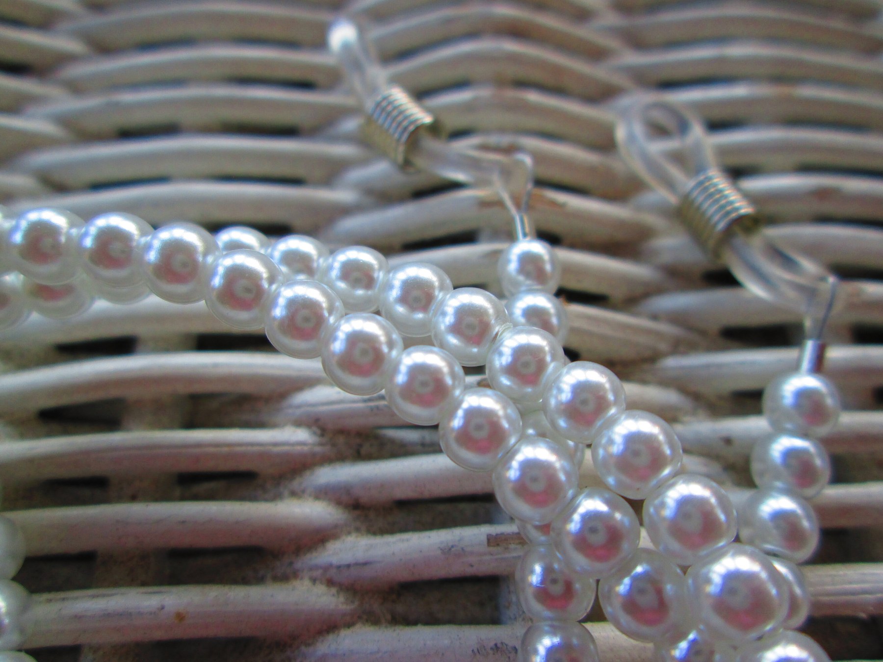 Eyeglass Chain, White glass 4mm round pearl, 1088, detail 2