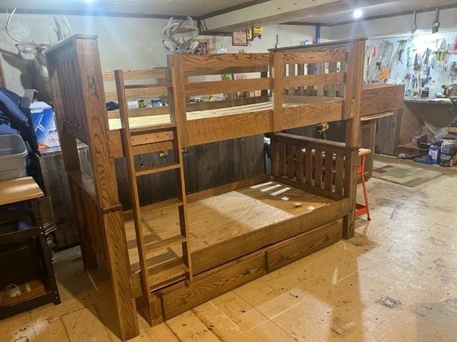 Handcrafted Twin Bunk Bed, detail 3