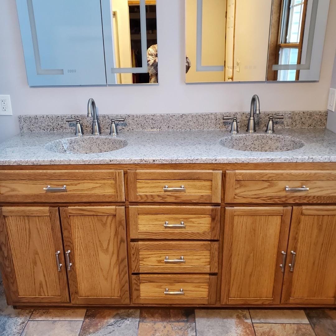 Cabinets & Vanities