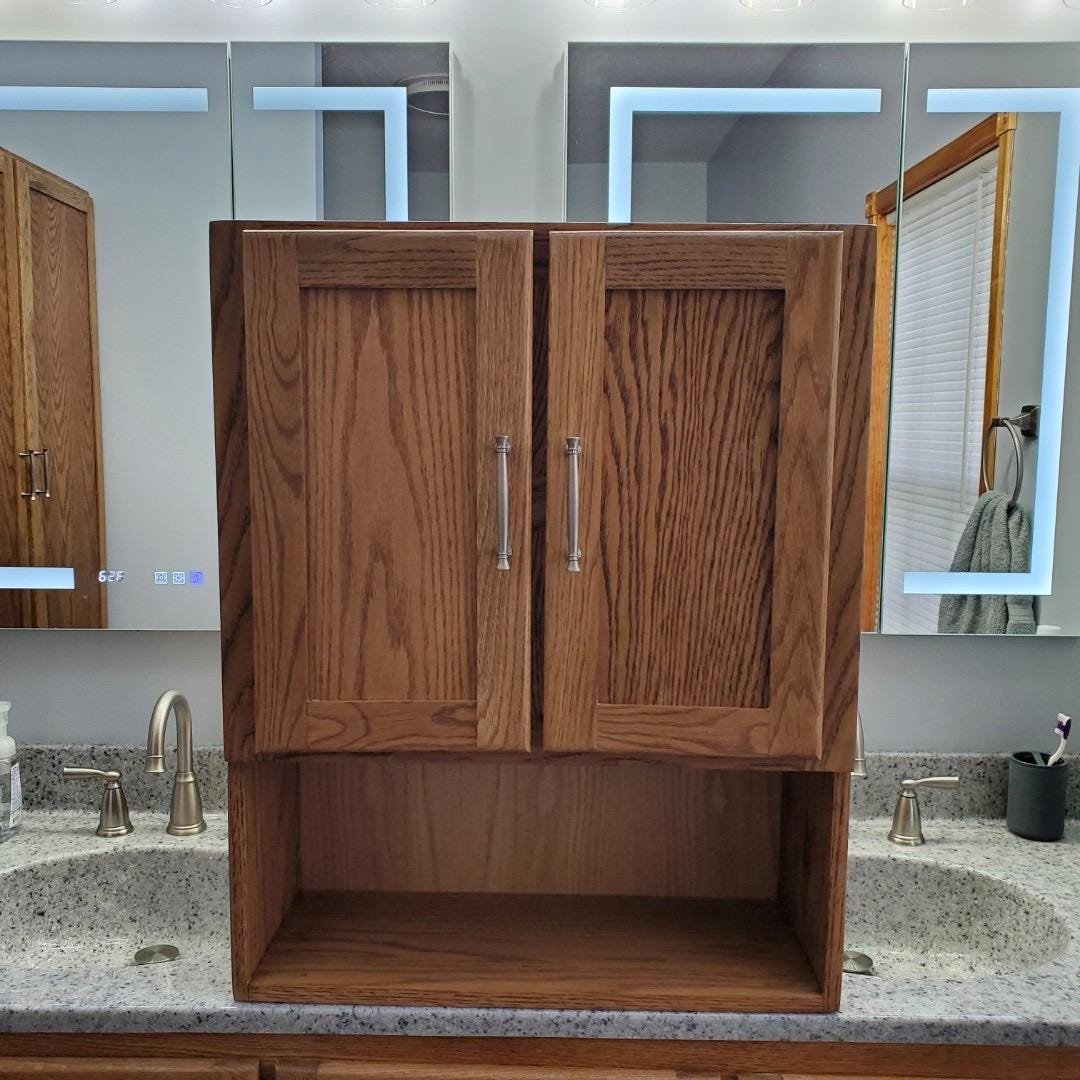 Handcrafted Oak Display Cabinet, detail 2