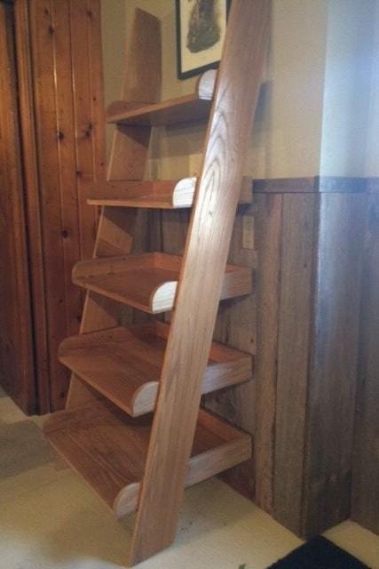 Solid Oak Ladder Shelf, detail 2