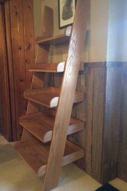 Solid Oak Ladder Shelf, detail 3