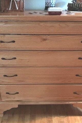 Solid Oak Five Drawer Dresser, detail 2