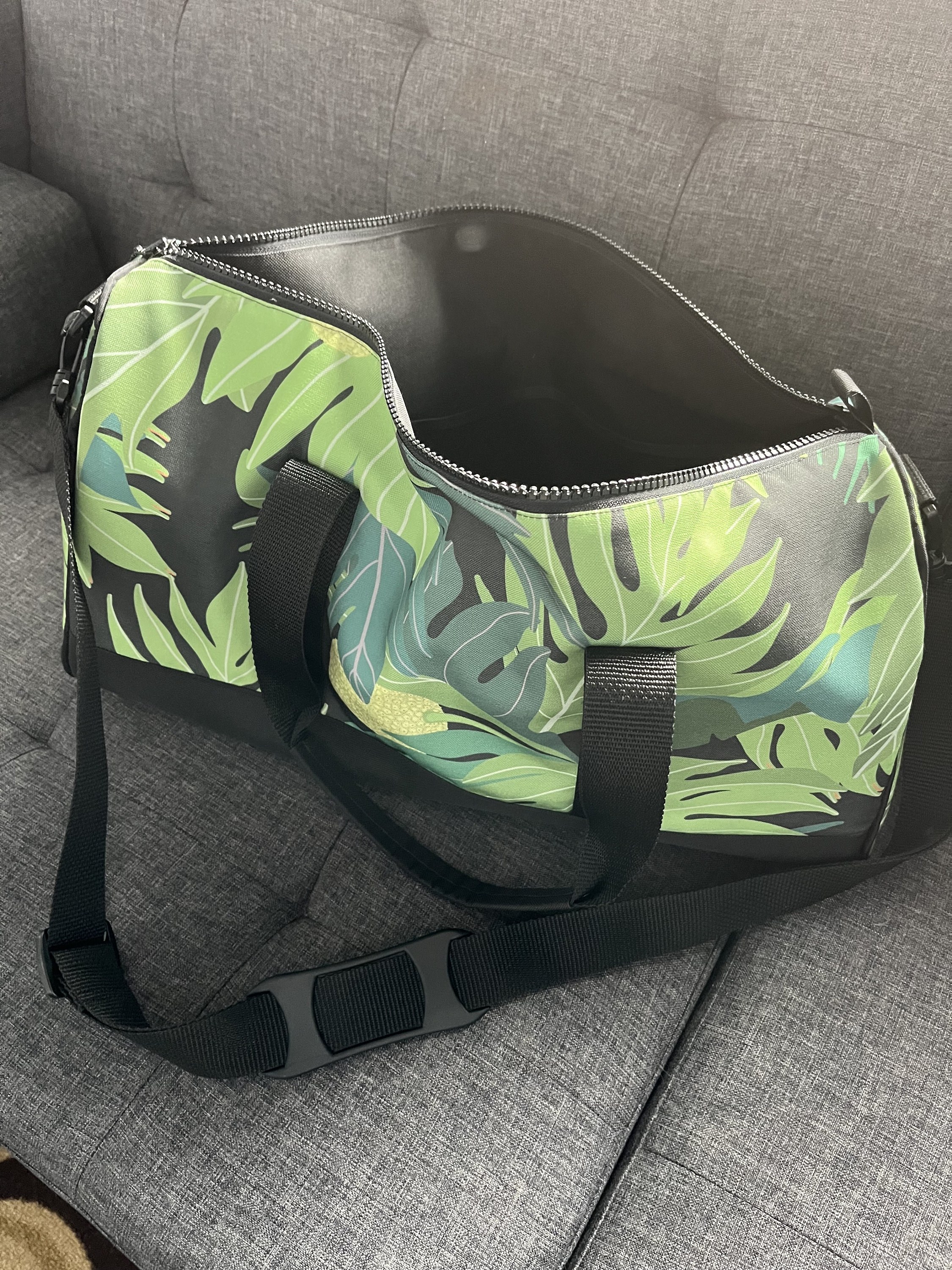 Black Ulu (breadfruit) Gym Bag Duffle Bag, view 5