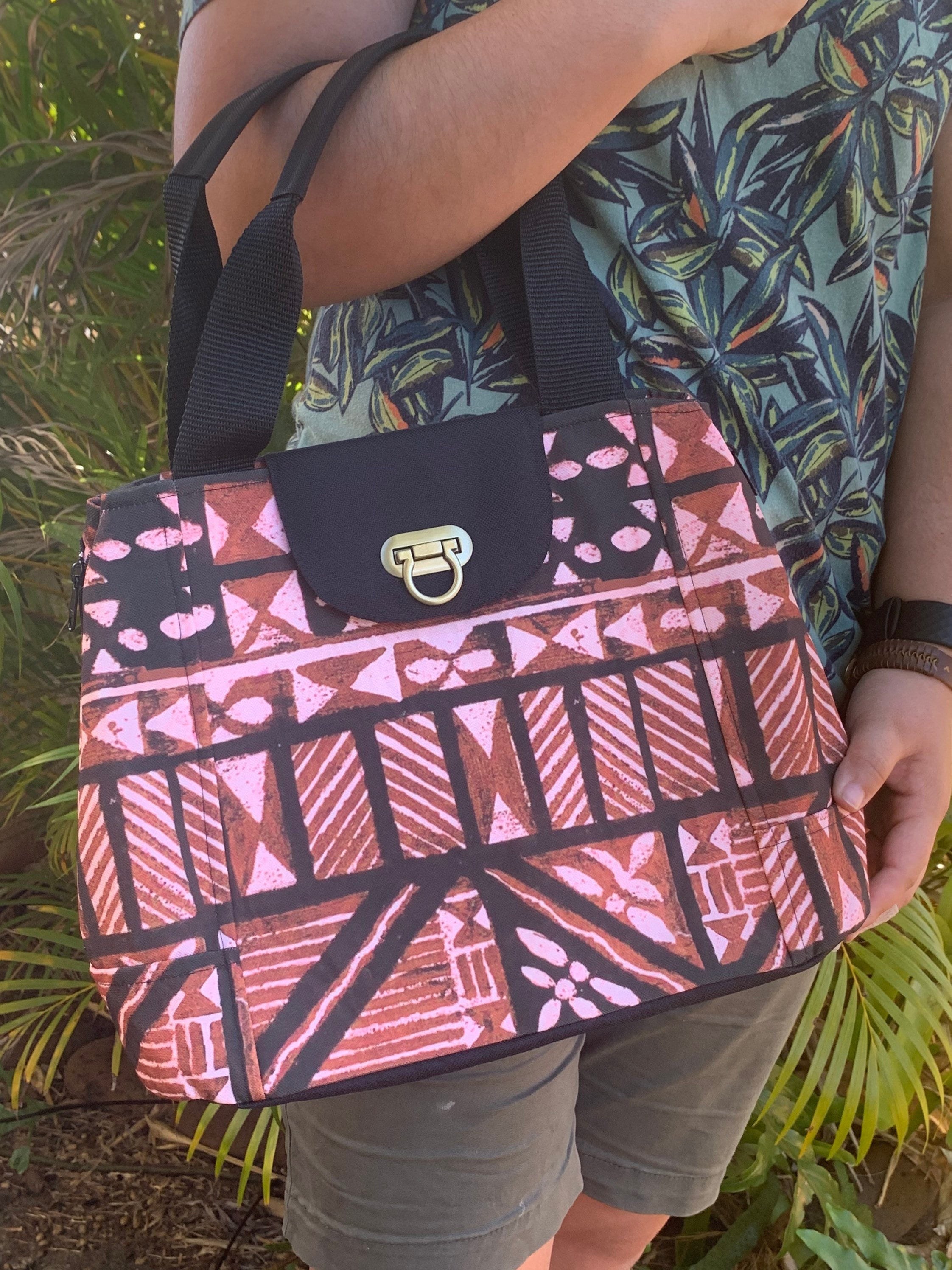 Tapa Kapa Barkcloth Convertible Expandable Shoulder Bag Purse