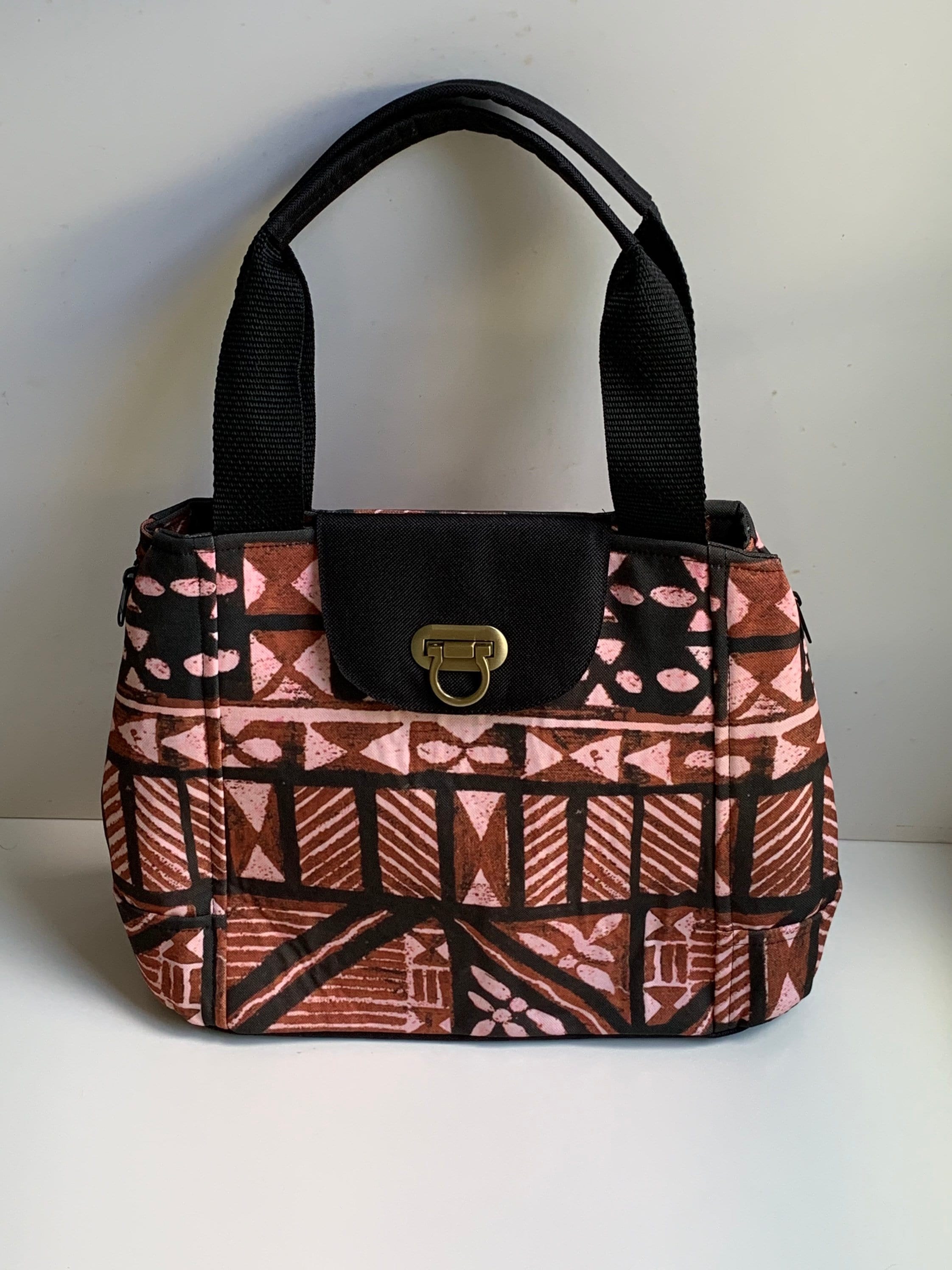 Tapa Kapa Barkcloth Convertible Expandable Shoulder Bag Purse, view 2