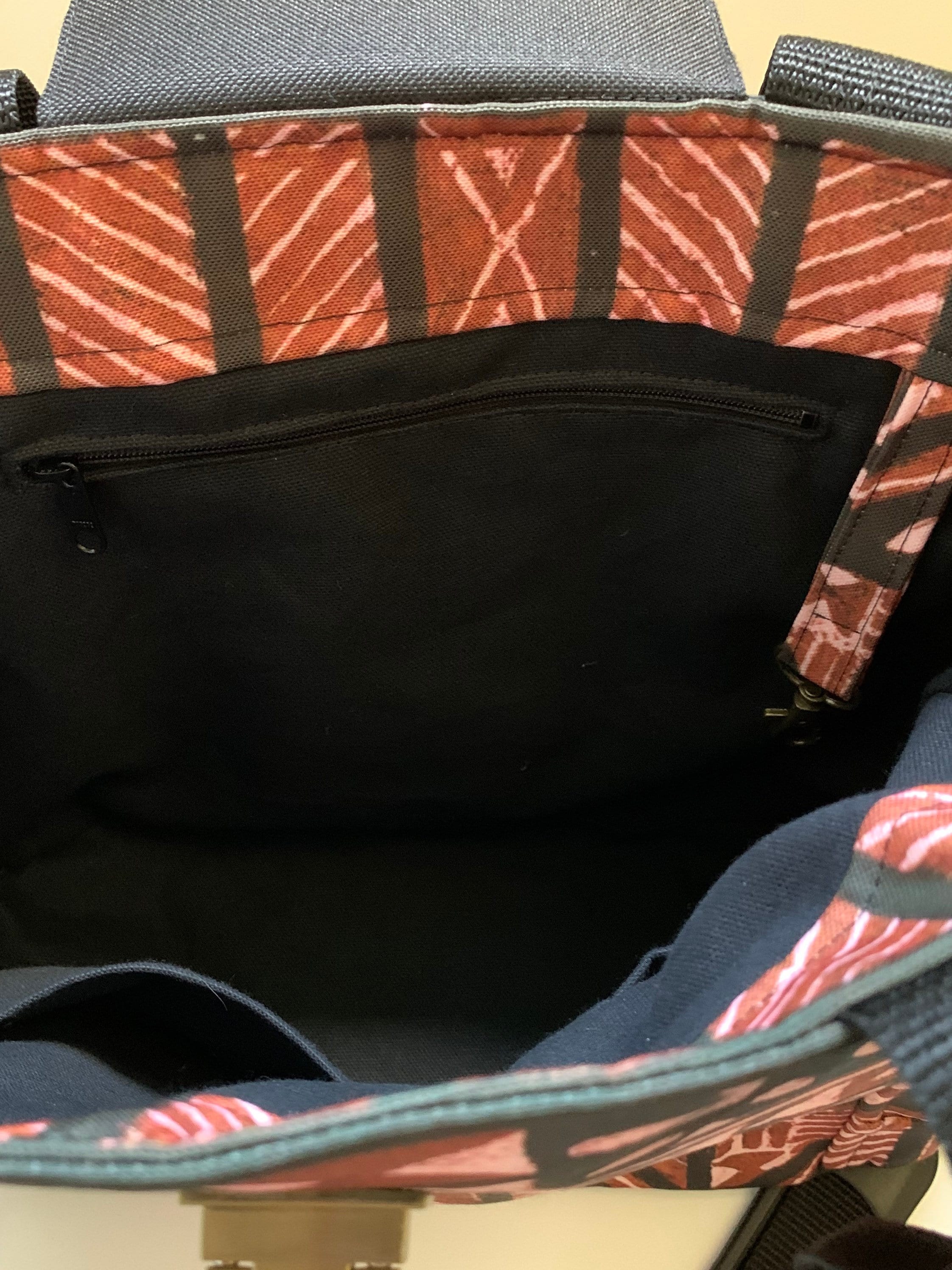 Tapa Kapa Barkcloth Convertible Expandable Shoulder Bag Purse, view 6