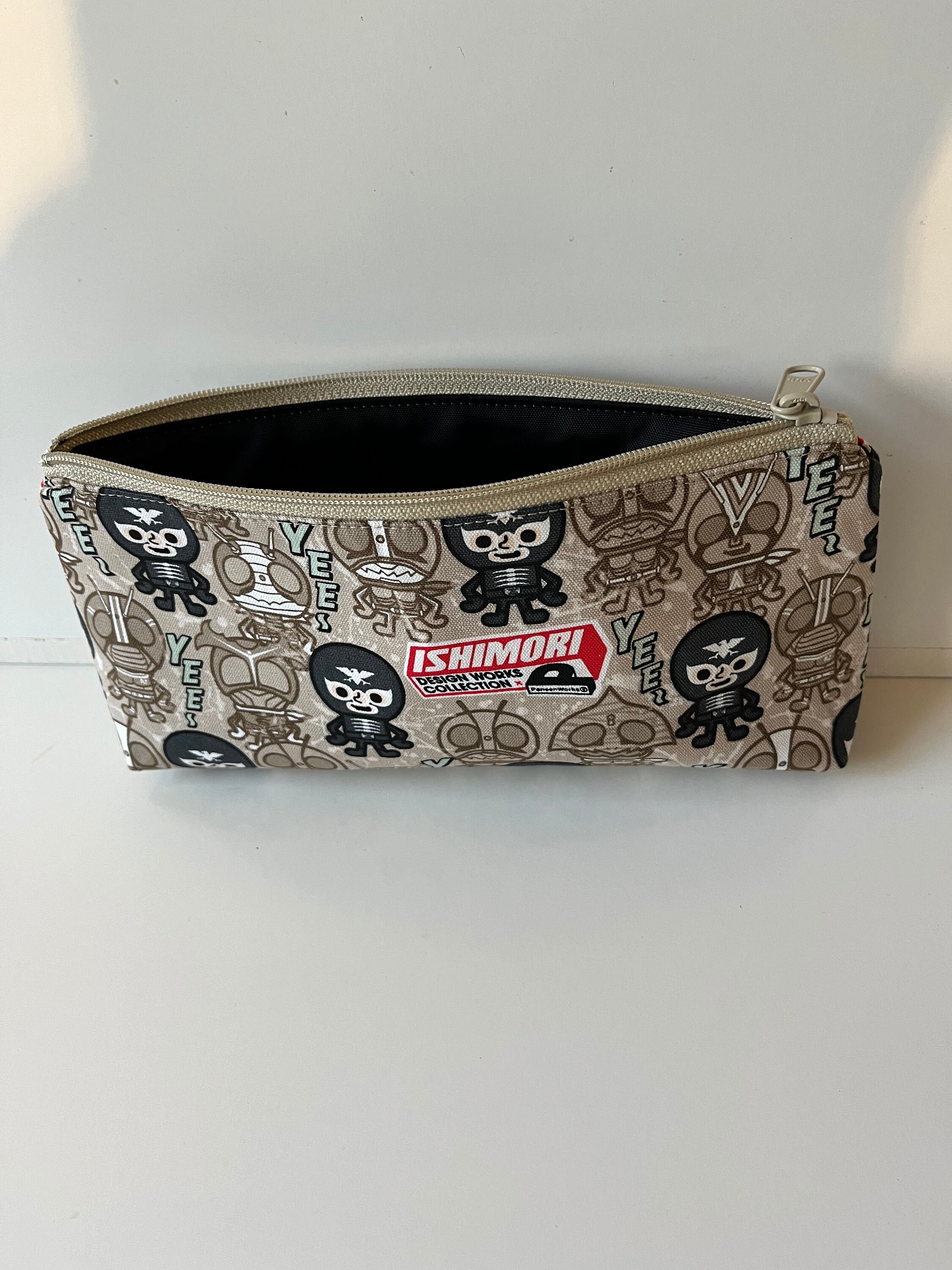 Kamen Rider Zippered Pouch, view 3