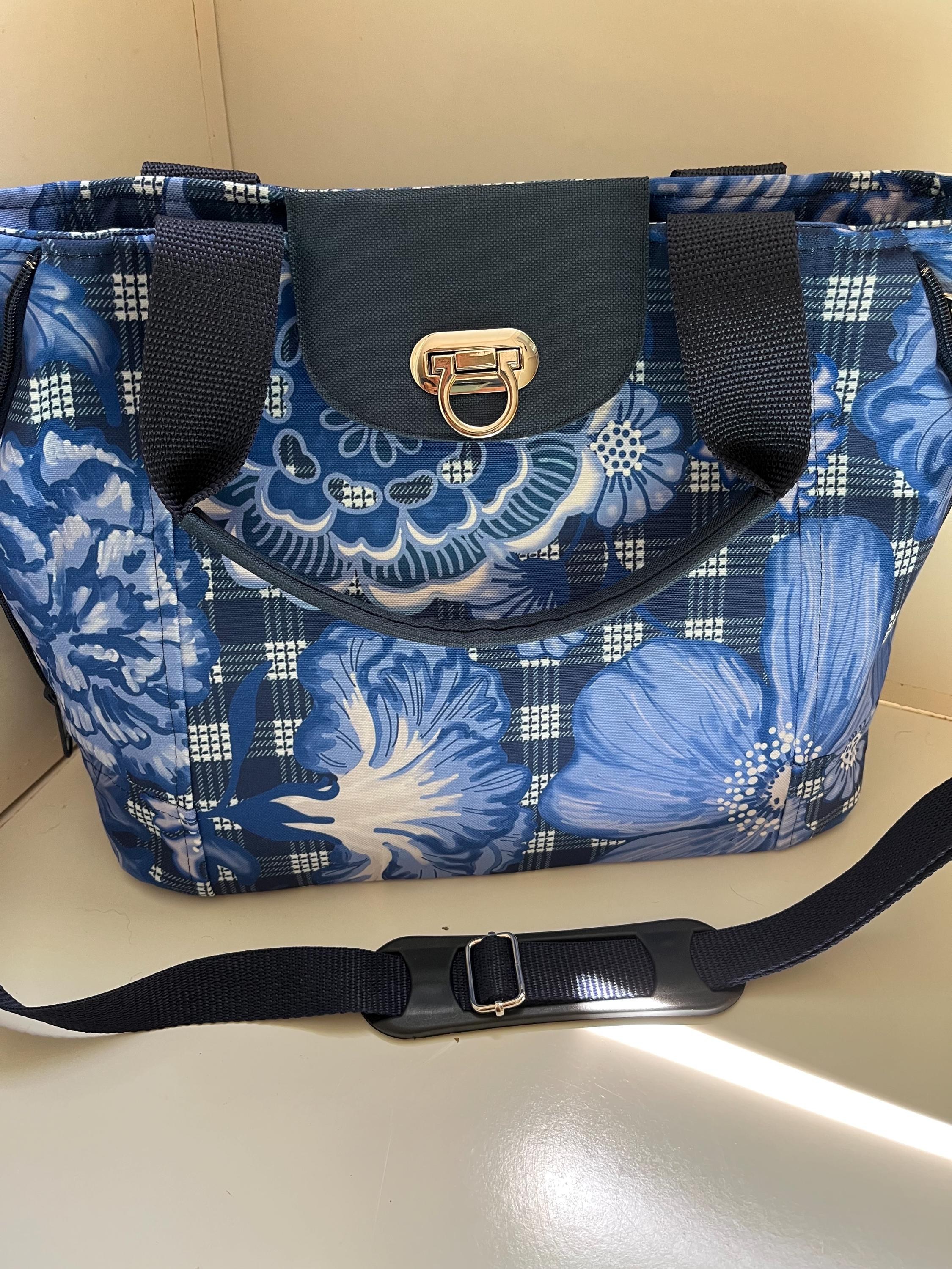 Big Blue Flowers on Palaka Convertible Expandable Shoulder Bag Purse, view 5