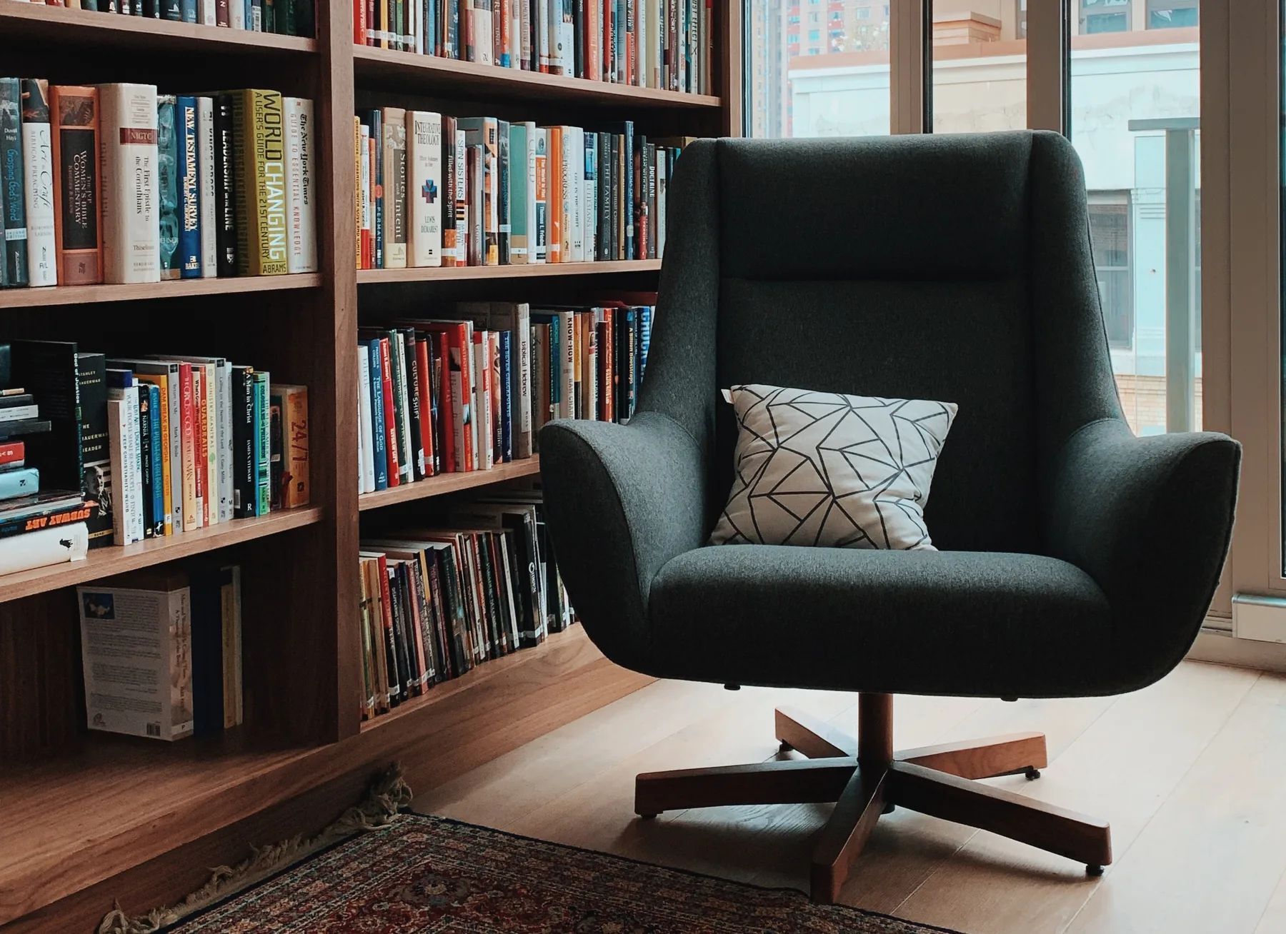Quiet reading area inside Shelley Galasso Bonanno's therapy office
