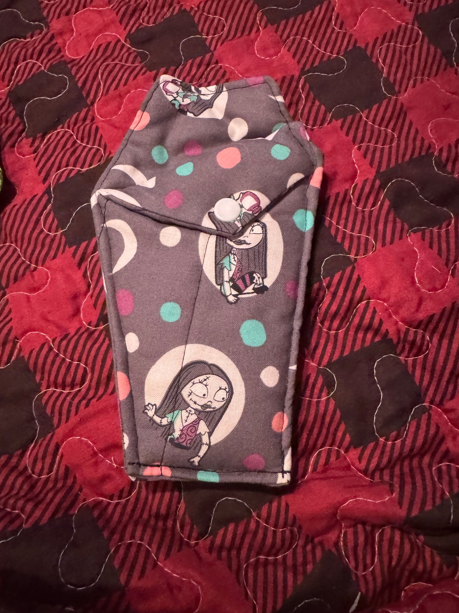 Casket Design Sunglasses Case detail 2