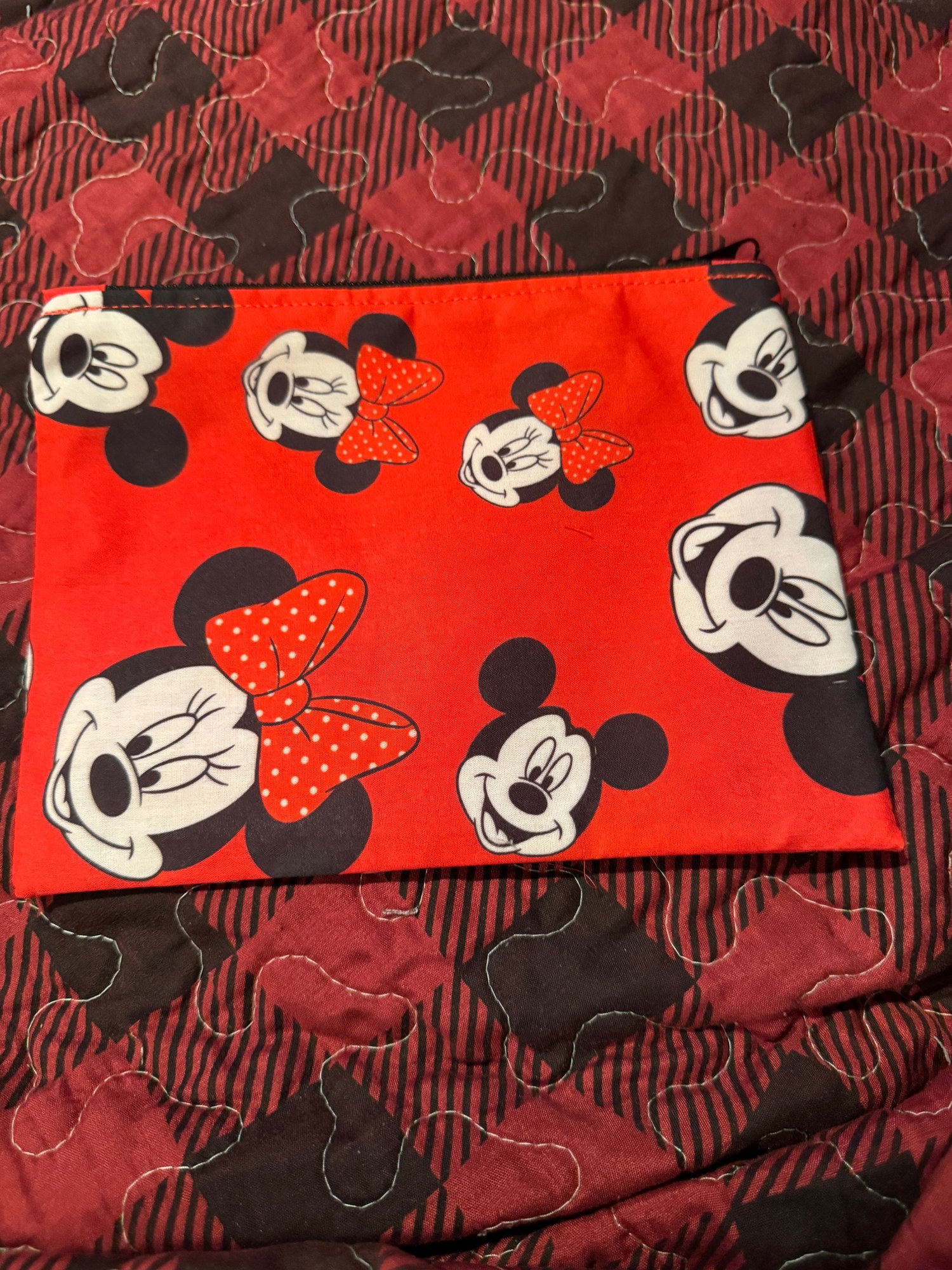 Medium plus pencil bag detail 4
