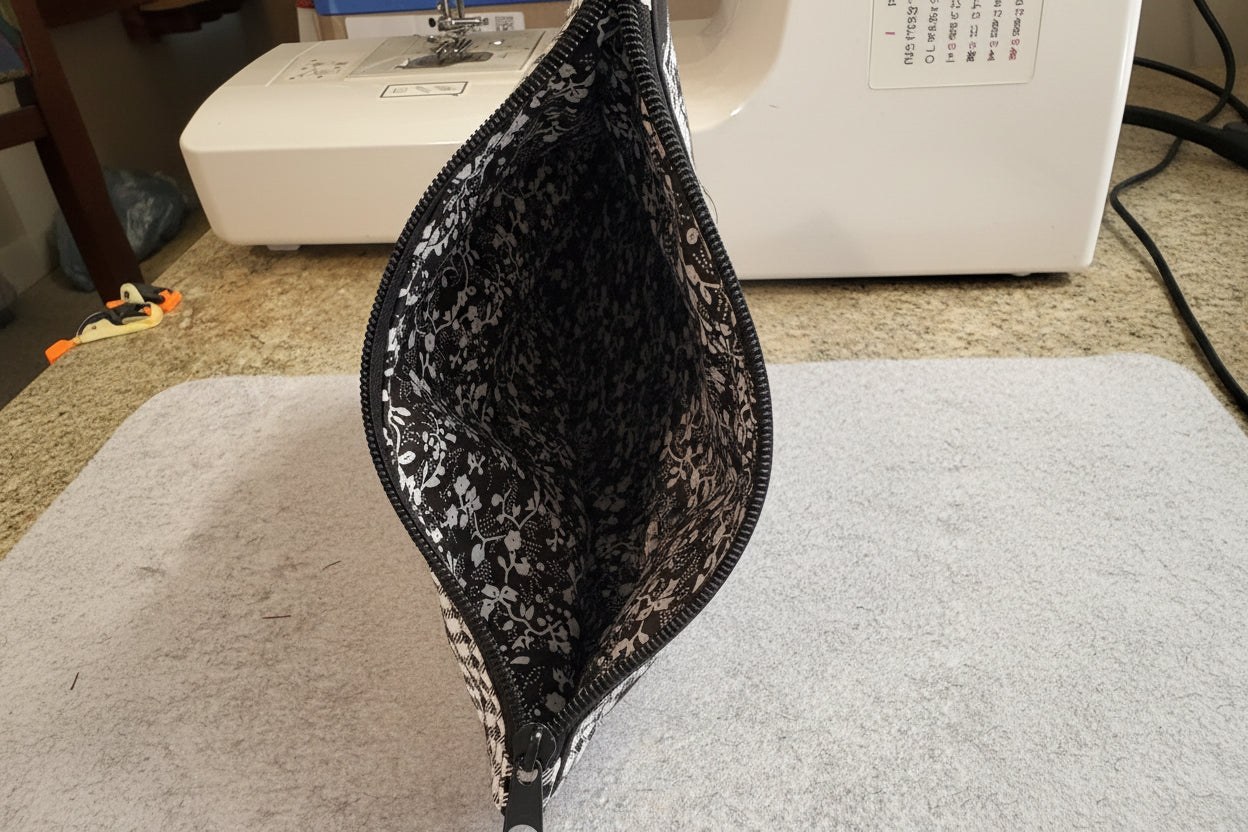 Tall zipper bag detail 2