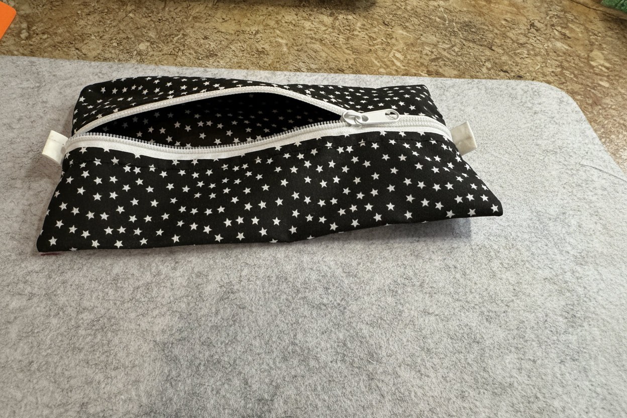 Tissue/wipe bag