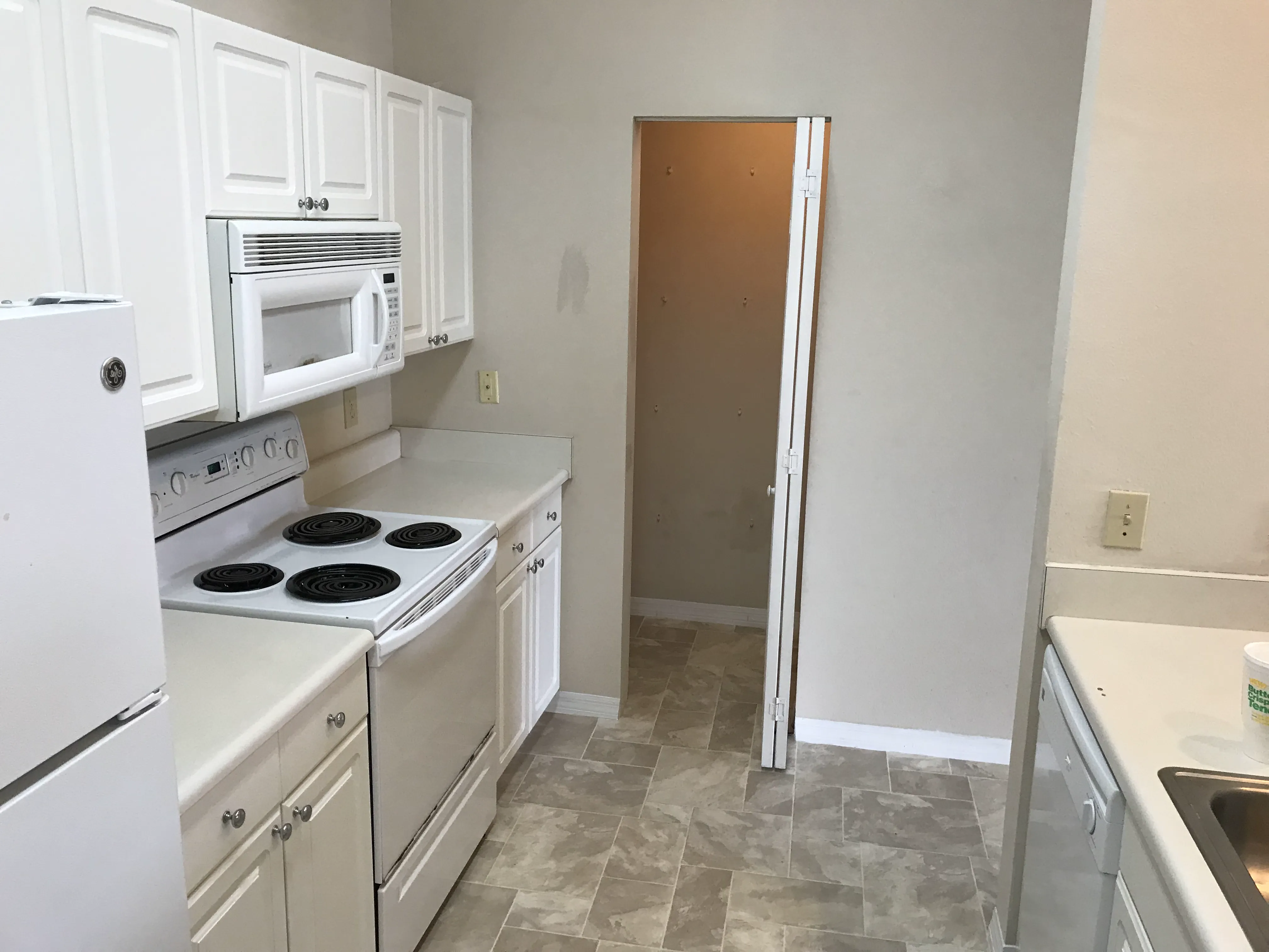 Four-day condo turnaround, project photo 9