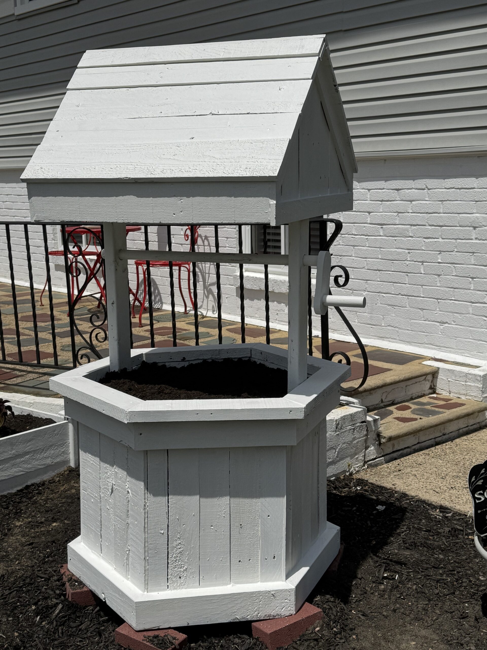 Wishing Well Planter, view 4