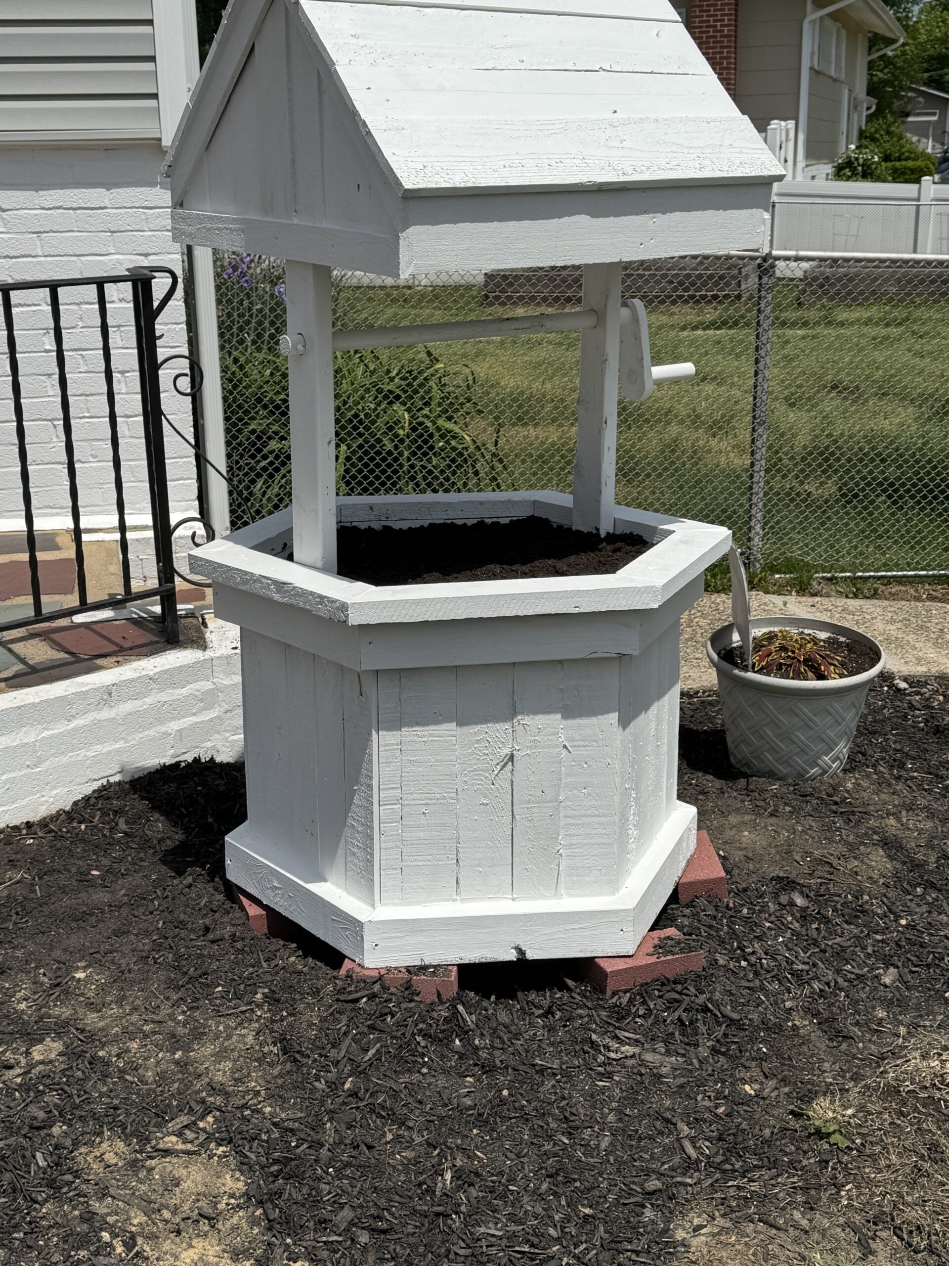 Wishing Well Planter, view 3