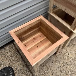 Handmade Cedar Planter Box 16″ X 16″ X 16″
