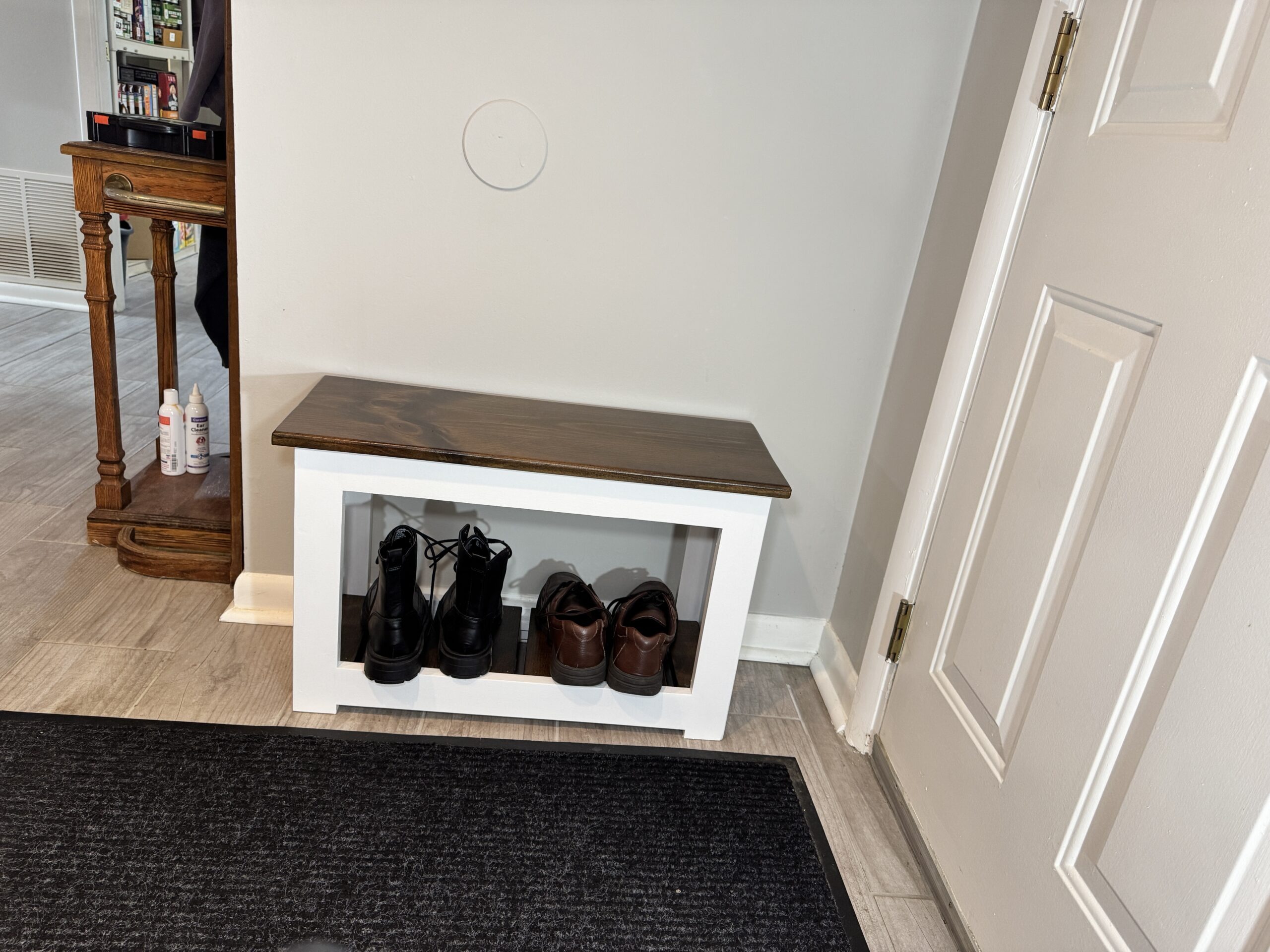 Small Farmhouse Entryway Bench for Apartments & Condos