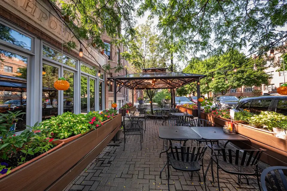 Dining on the Southport Corridor at Port & Park