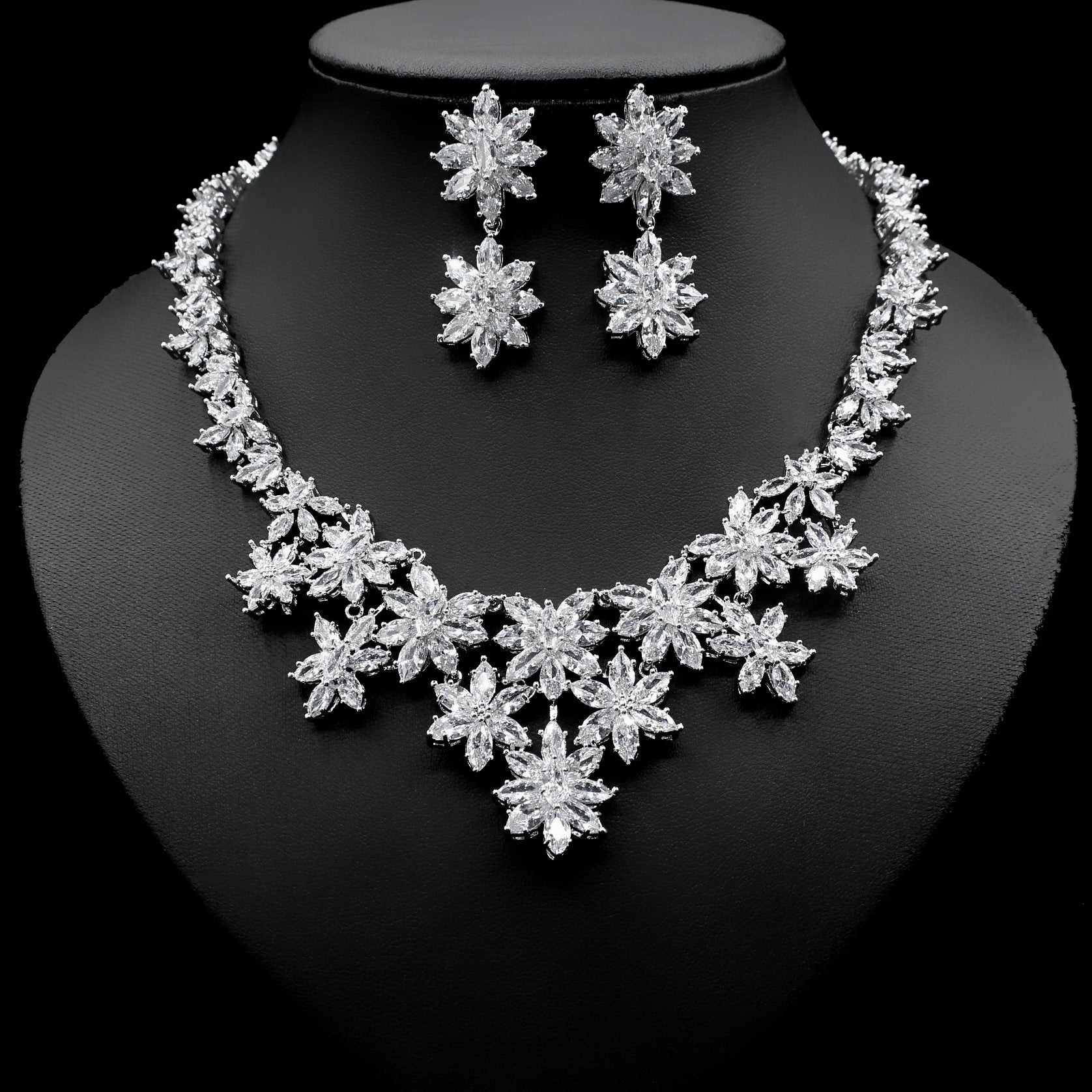 Elegant Necklace & Earring Set
